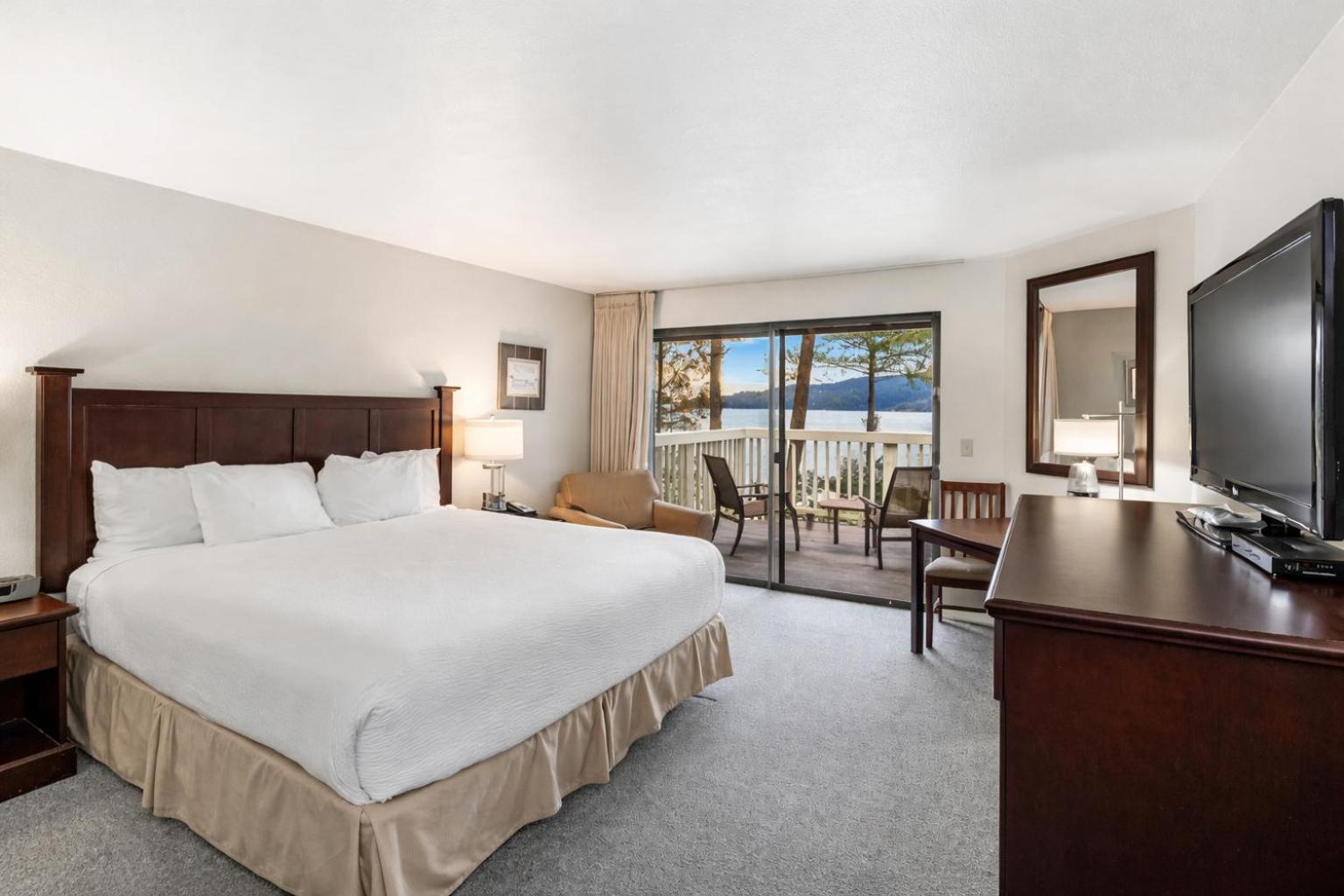 King Room with Balcony photo 3