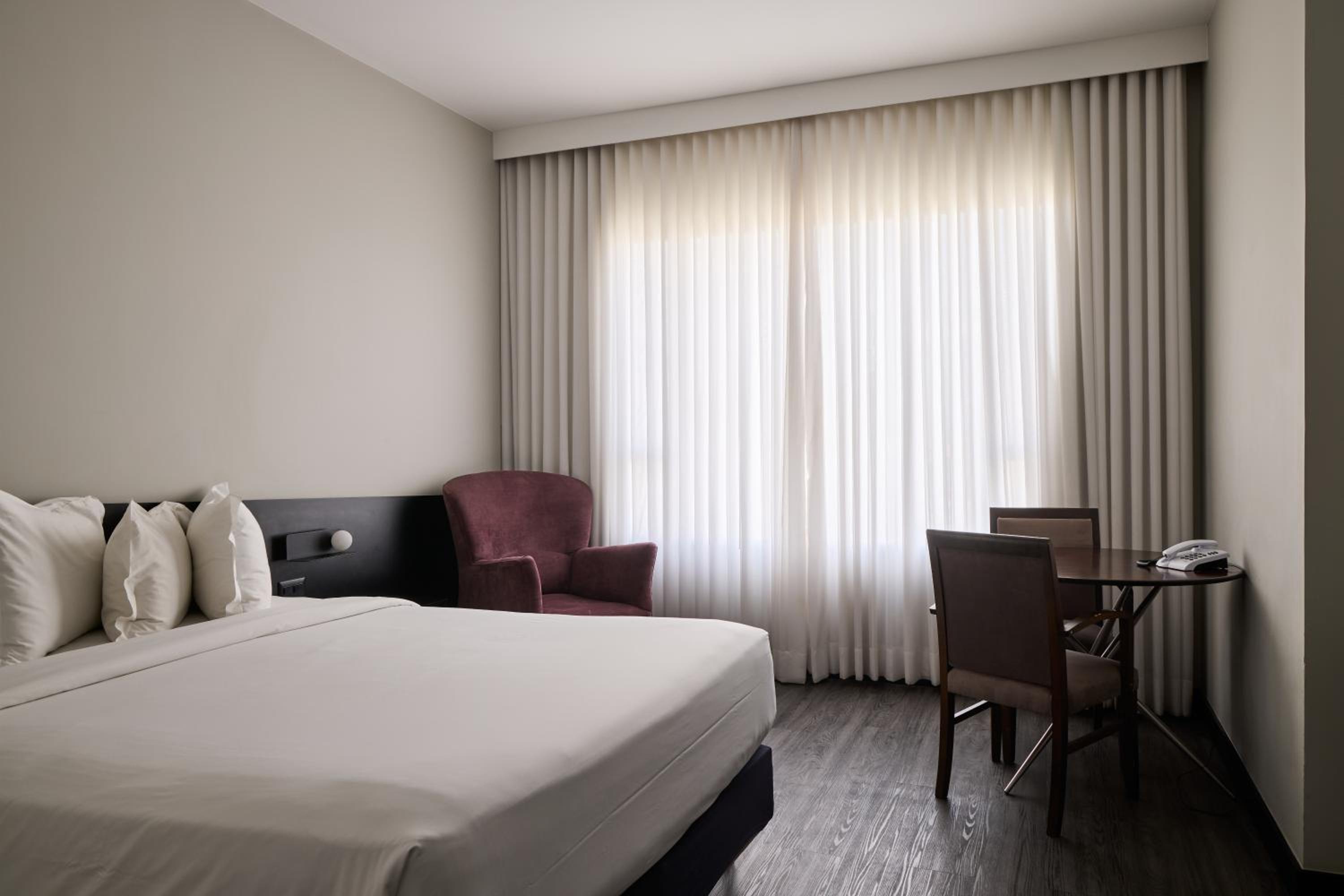 Superior Room with One Double Bed and One Single Bed