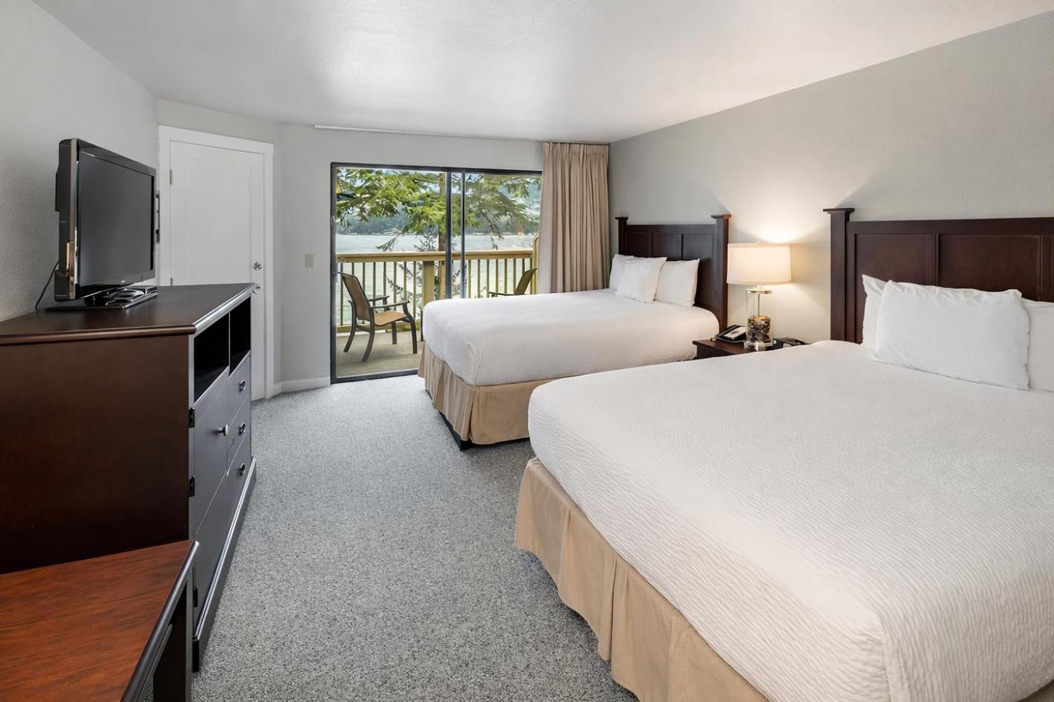 Queen Room with Balcony photo 3