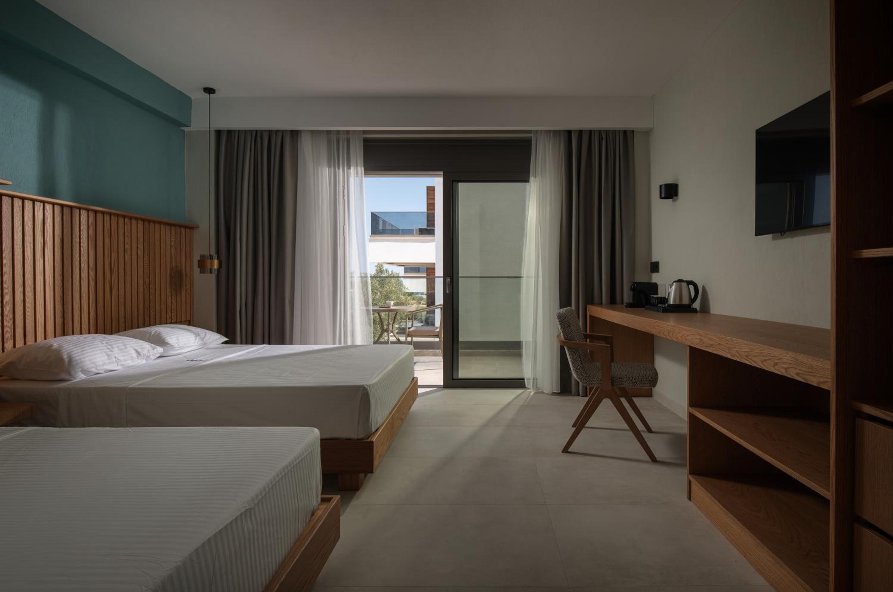 Quadruple Room with Balcony photo 1