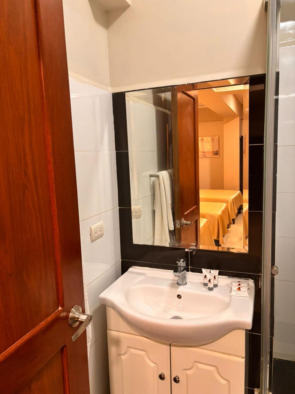 Superior Triple Room photo 3