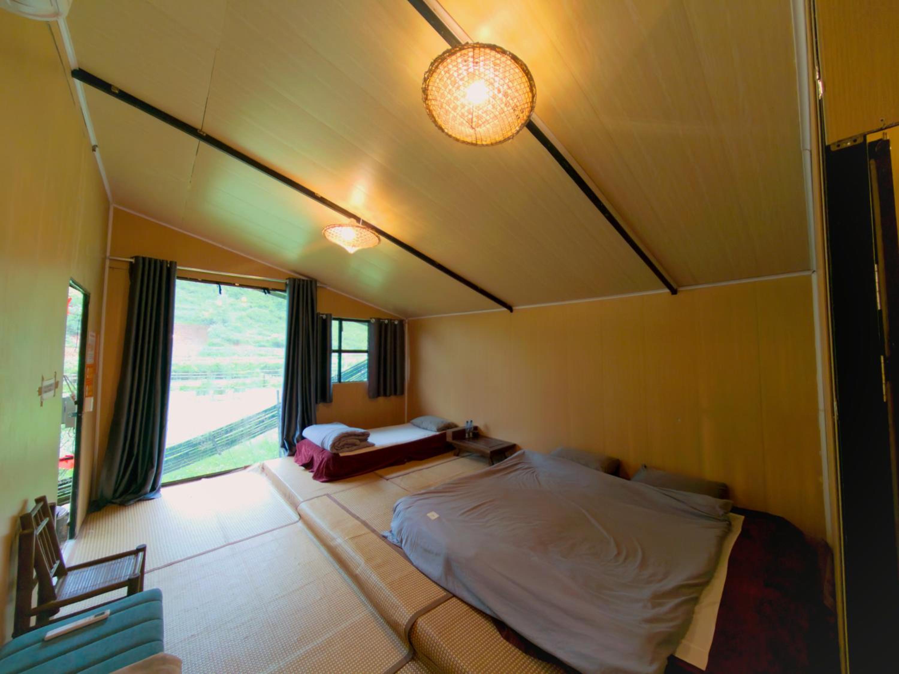 Family Room with Mountain View photo 1