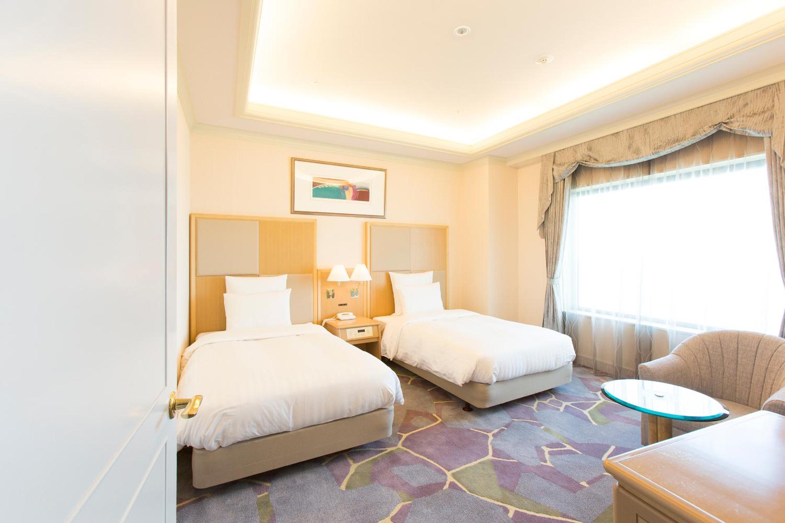 Crown Suite with Sea View - Non-Smoking photo 1
