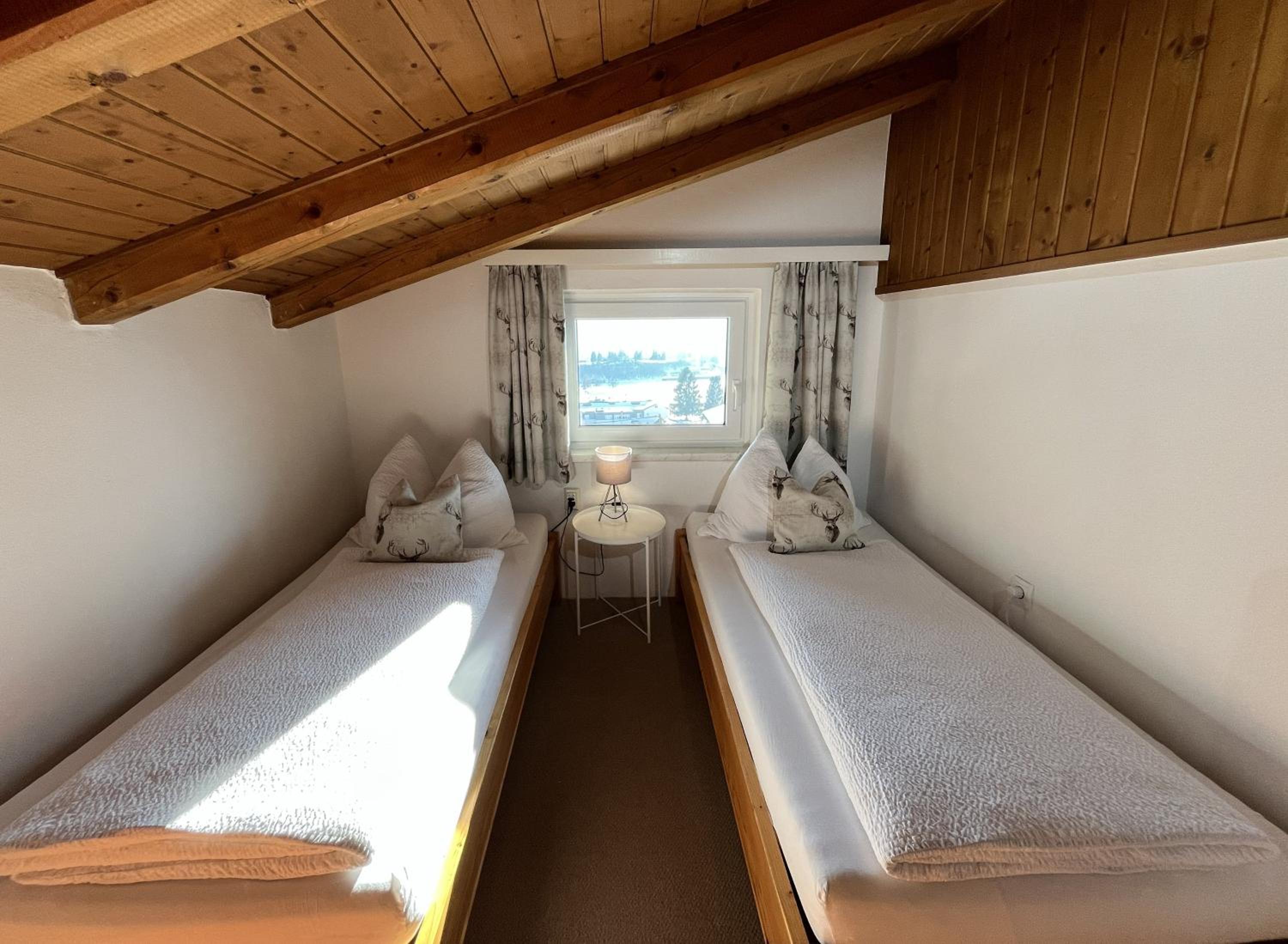 Economy Triple Room with Shared Bathroom