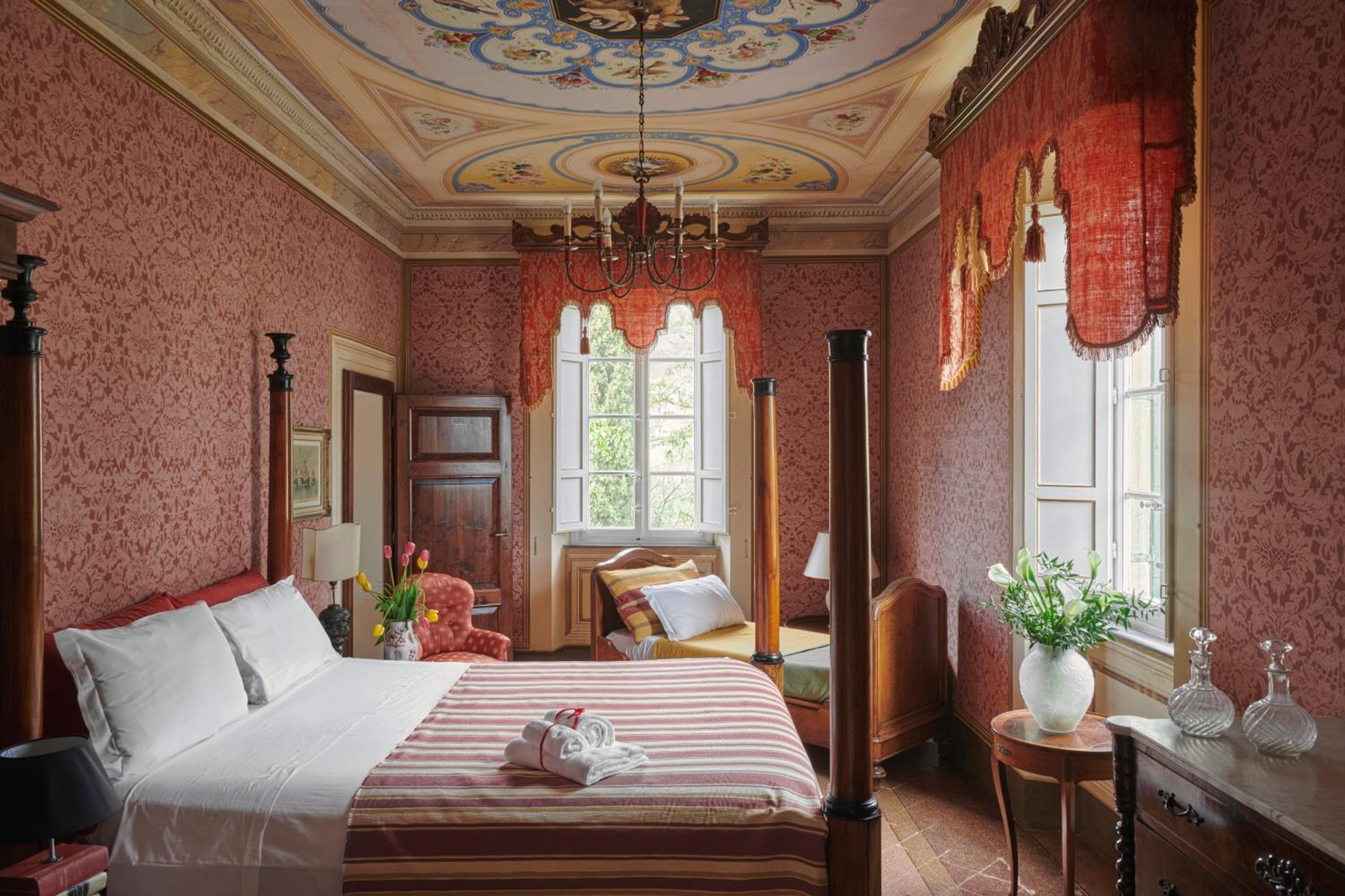 Deluxe Triple Room photo 2