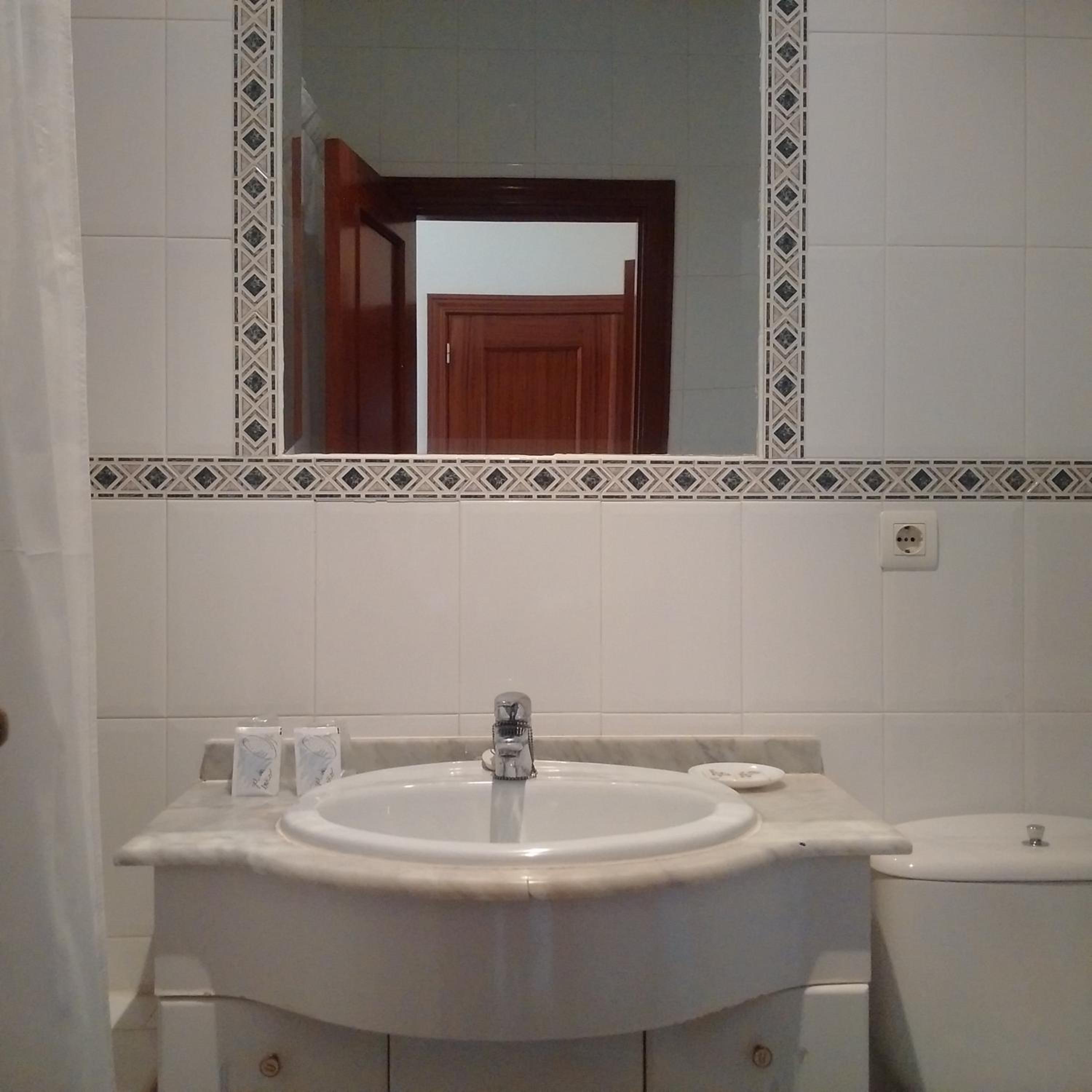 Twin Room with Balcony photo 2