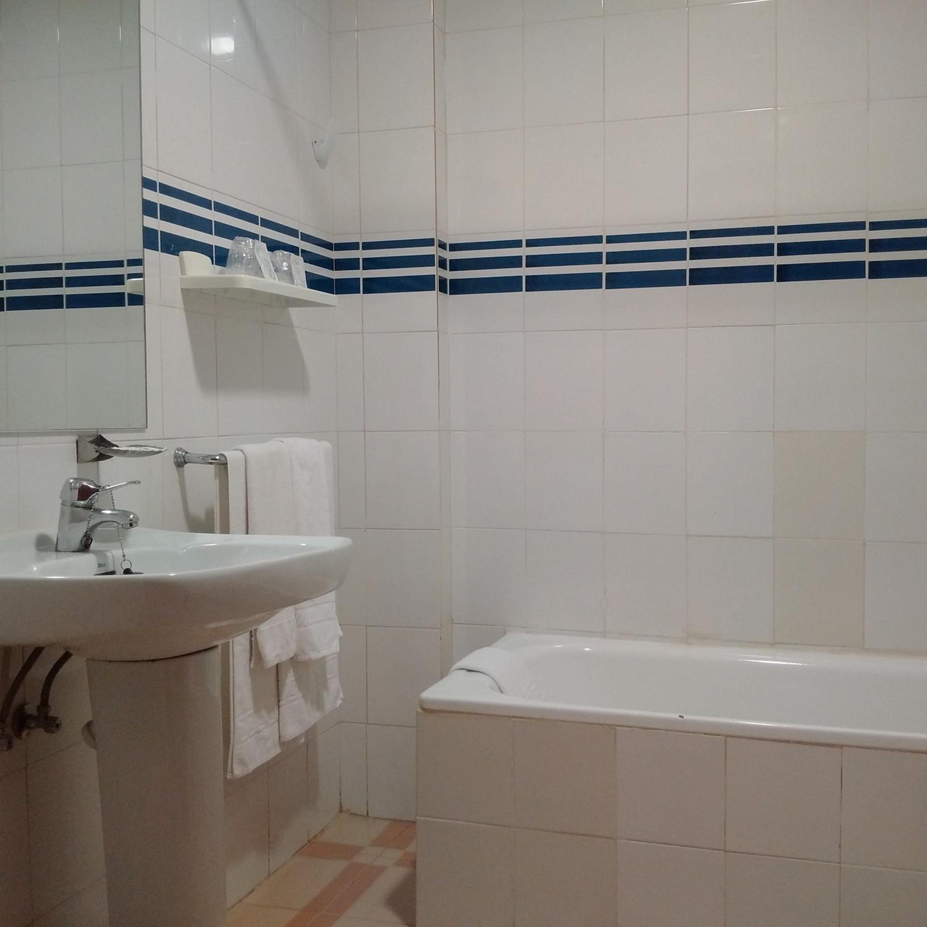 Twin Room with Balcony photo 3
