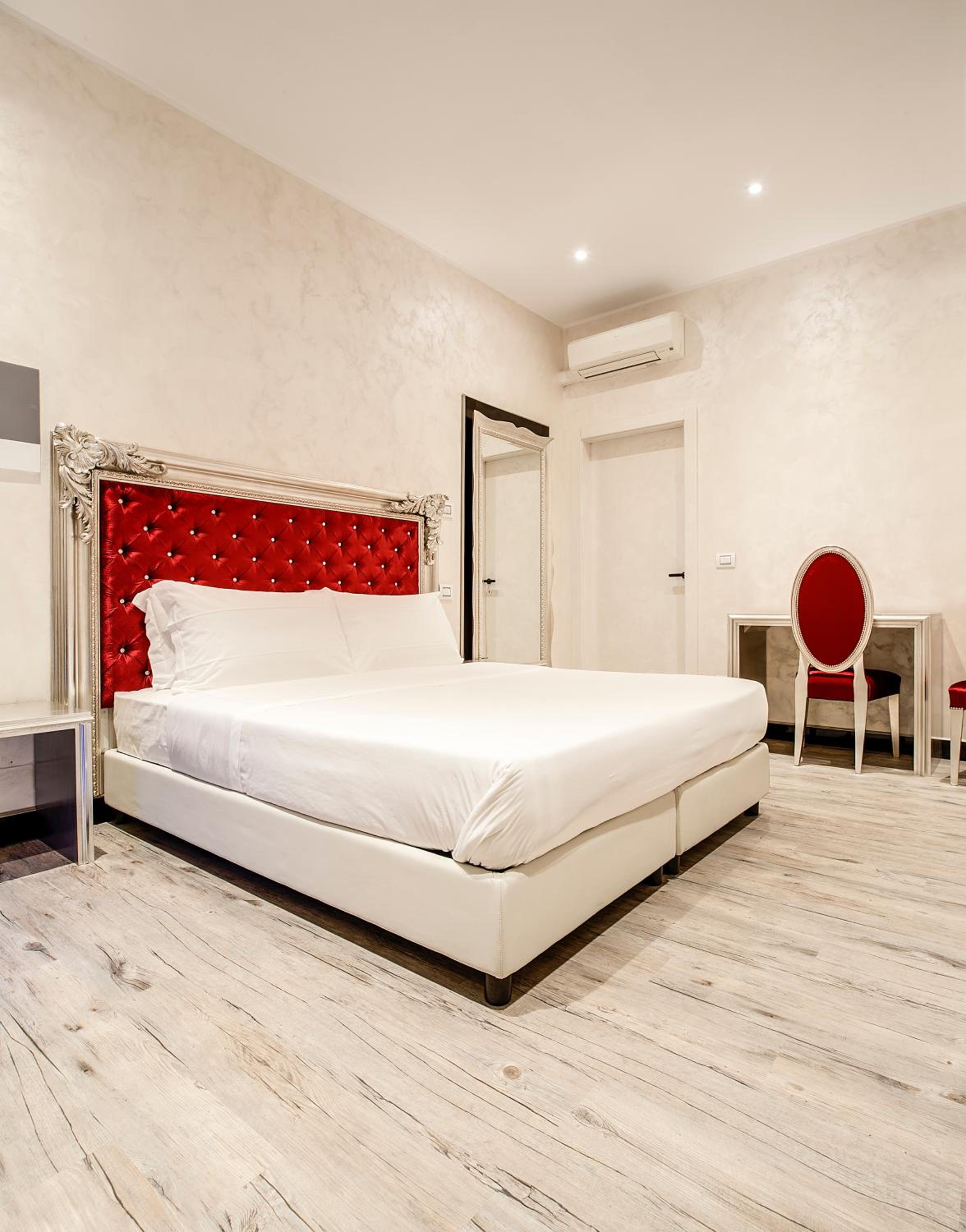 Deluxe Double Room - Photo 1