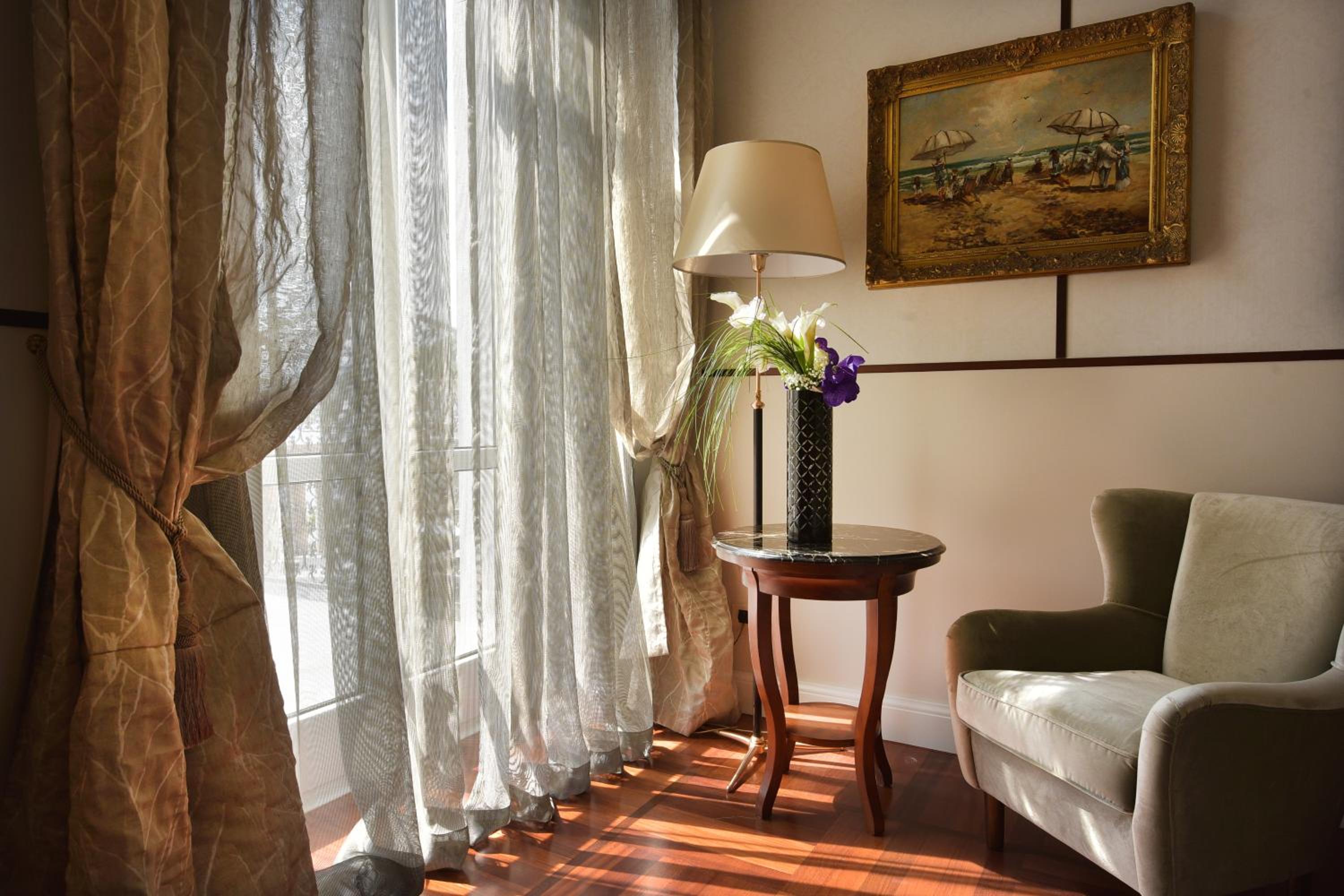 Deluxe Double Room with Balcony and Sea View - Photo 3