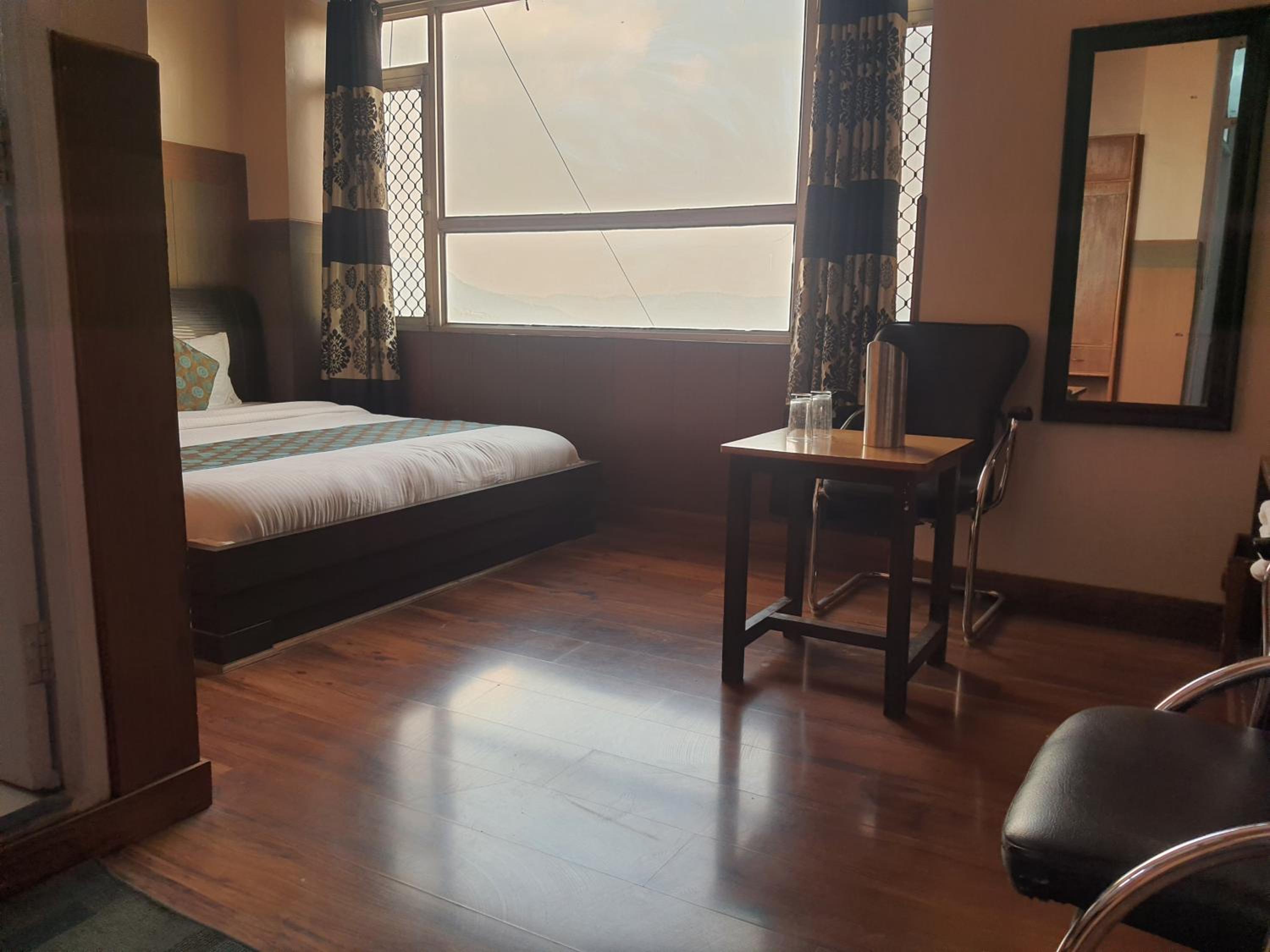 Deluxe Double Room (2 Adults + 1 Child) photo 1