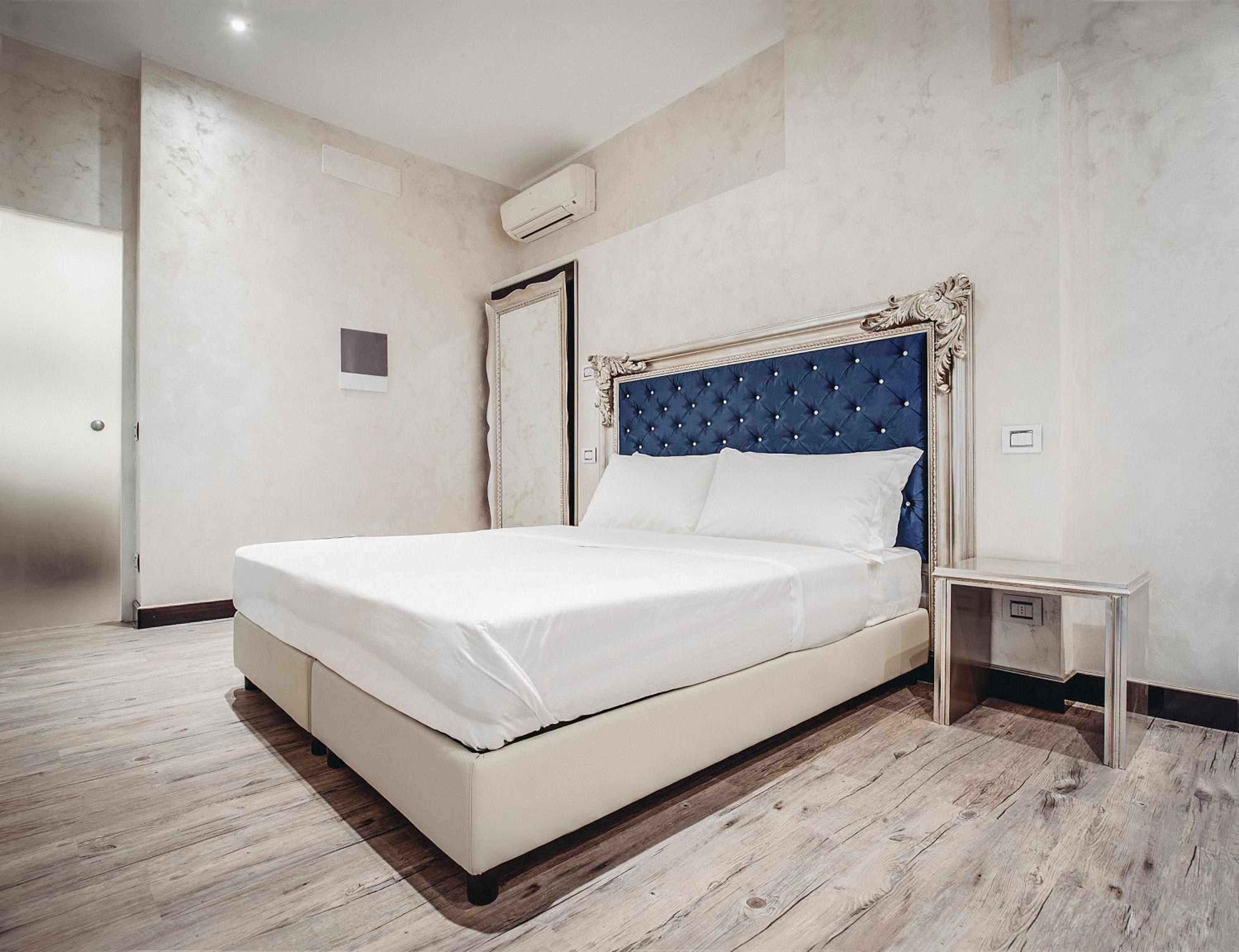 Deluxe Double Room - Photo 5