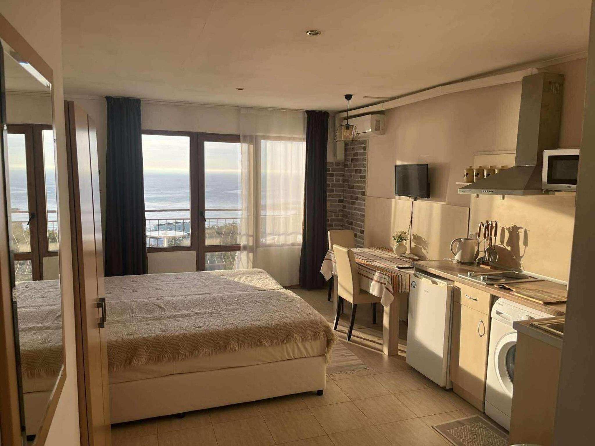 Studio with Sea View photo 3