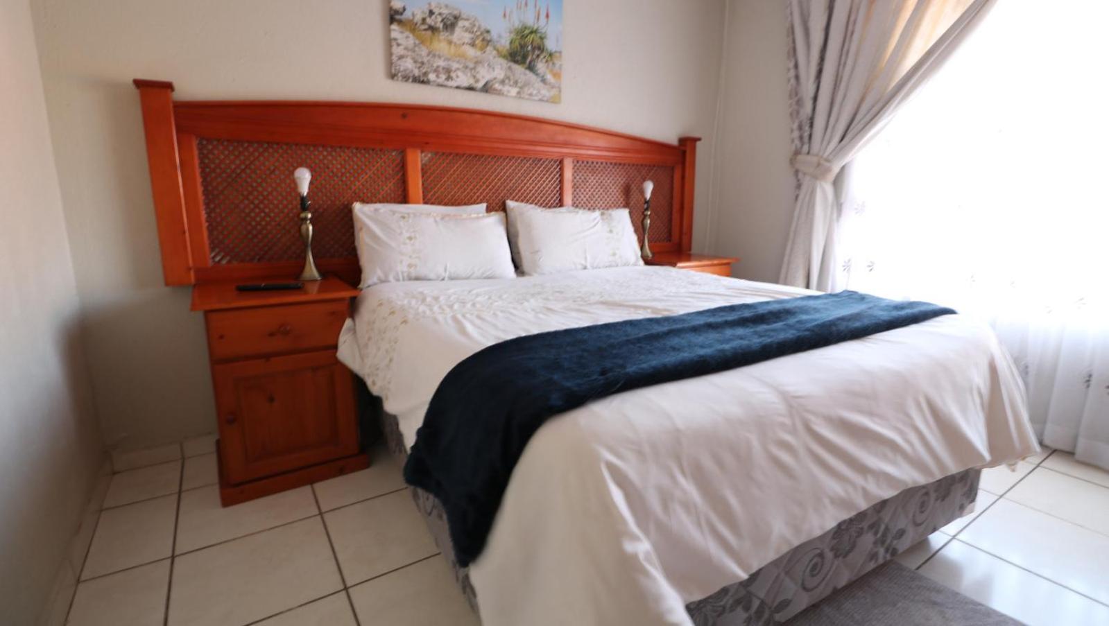 Standard Double Room with Fan - Photo 2