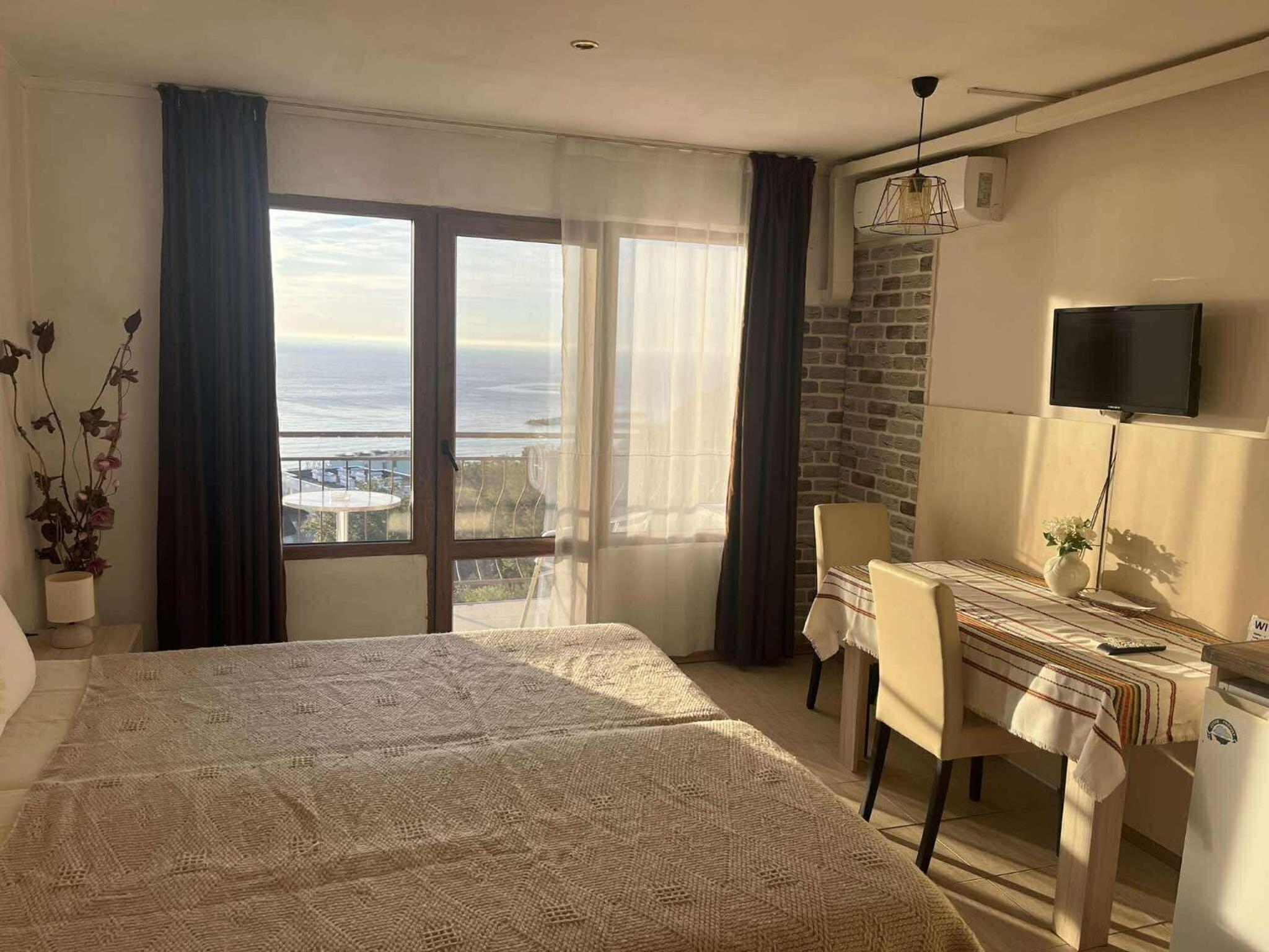 Studio with Sea View photo 1