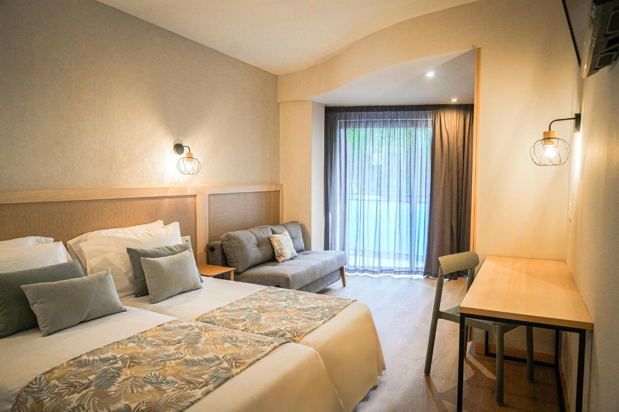 Superior Double Room with Pool View