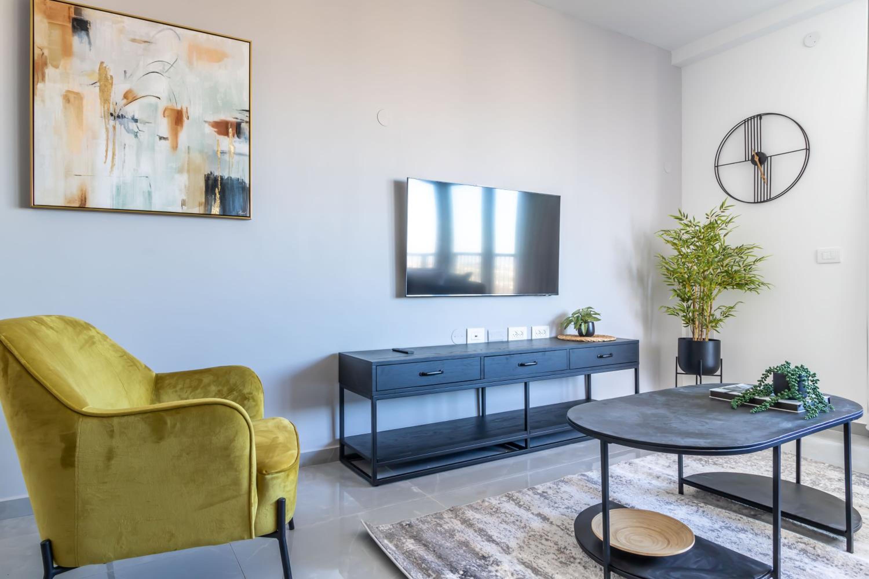 Two-Bedroom Deluxe Apartment + Parking photo 3