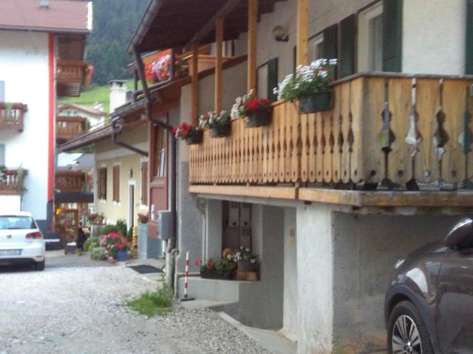 One-Bedroom Loft Apartment with Balcony photo 1