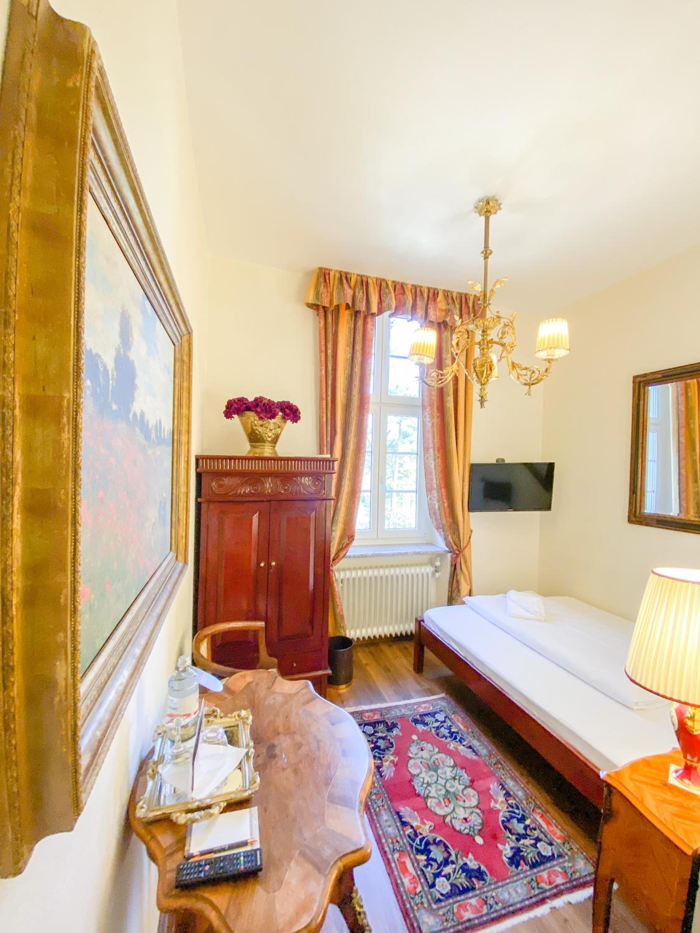 Large Single Room