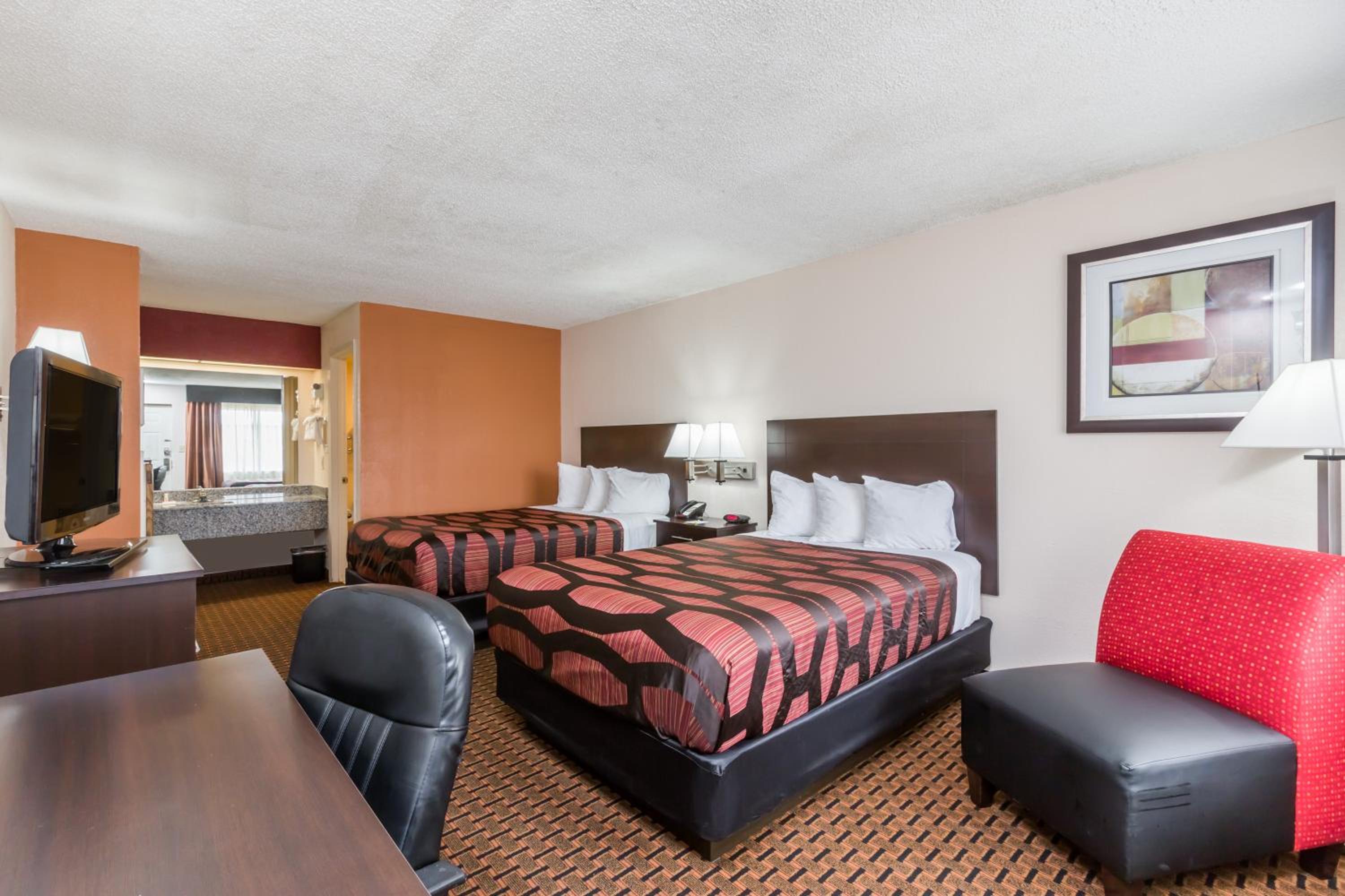 Double Room with Two Double Beds - Smoking - Photo 1