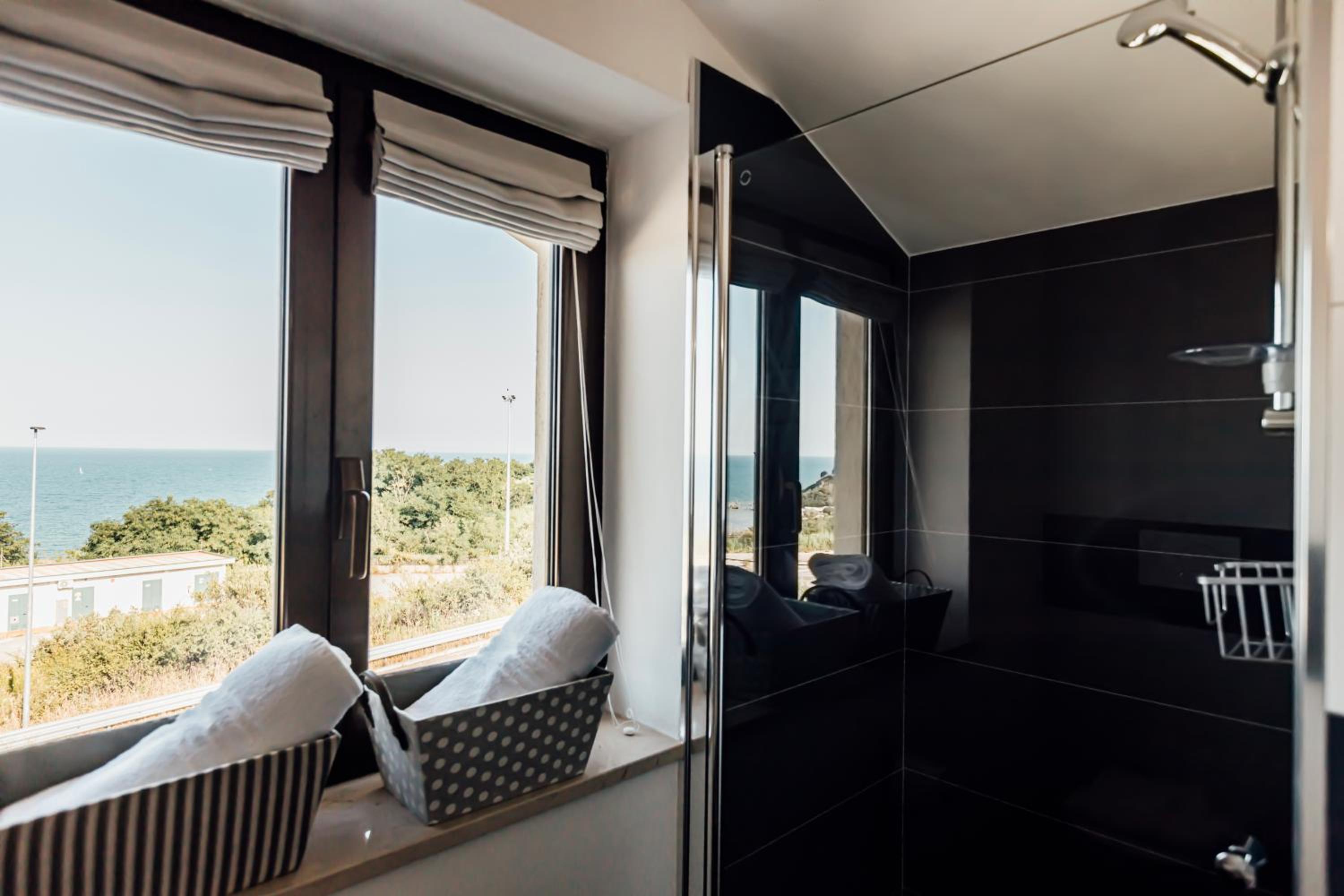 Deluxe Double Room with Sea View photo 1
