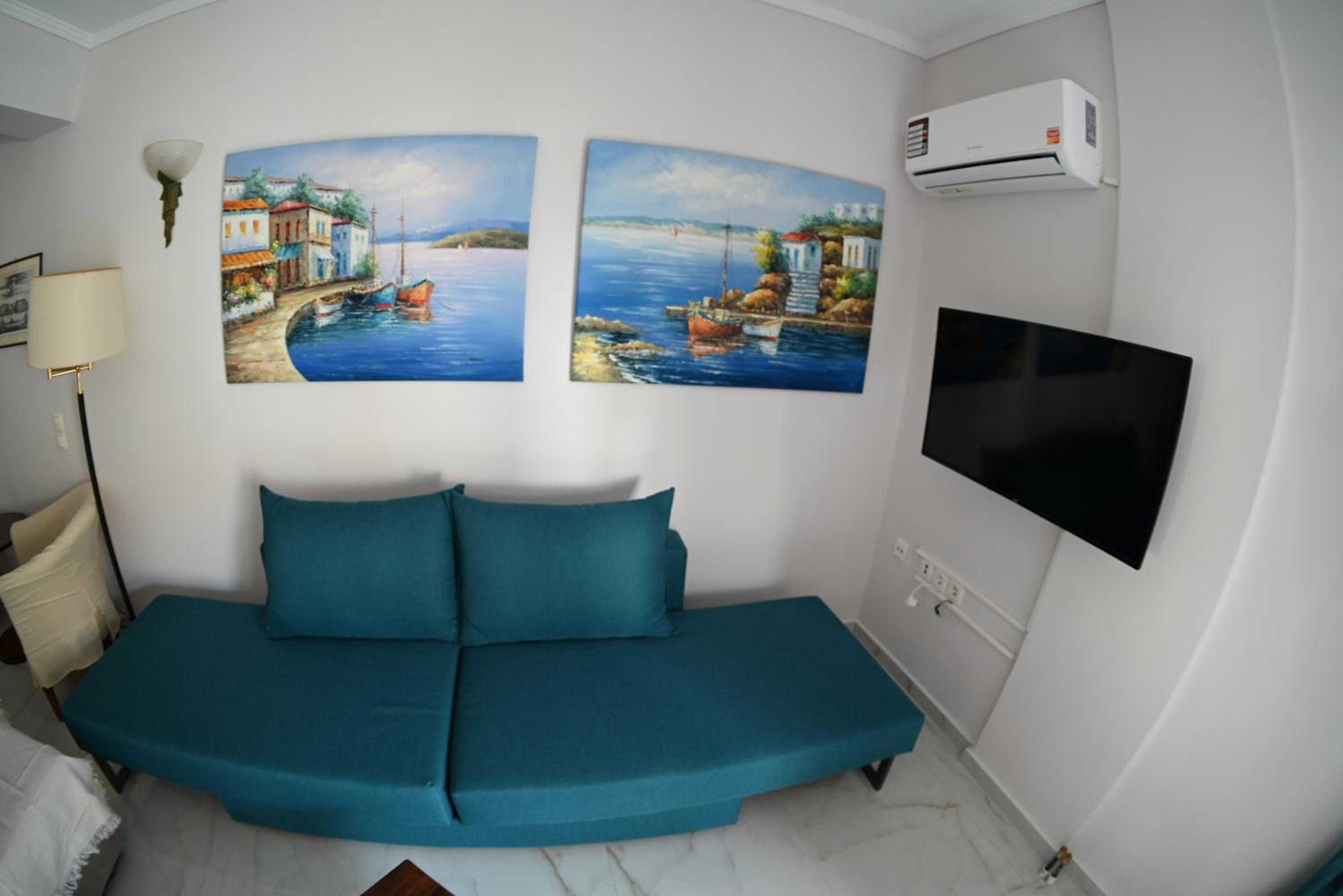 Apartment with View and Balcony photo 3