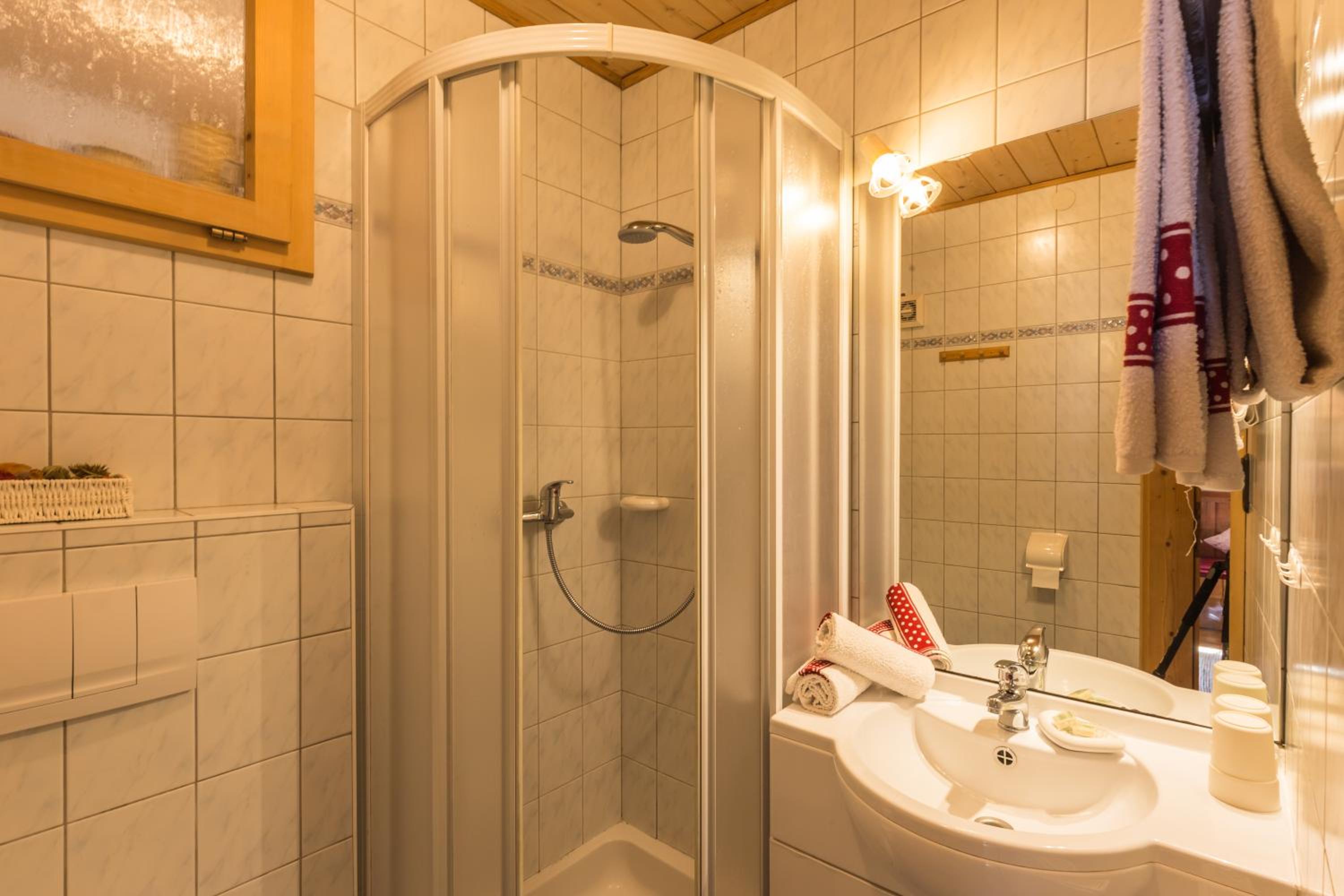One-Bedroom Apartment with Terrace photo 2