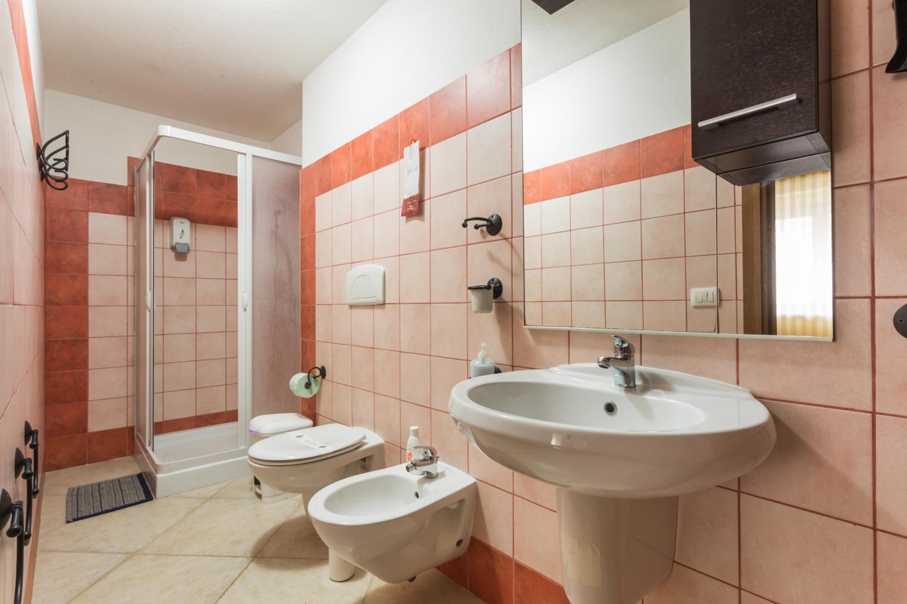 Double Room with Private Bathroom - Photo 20