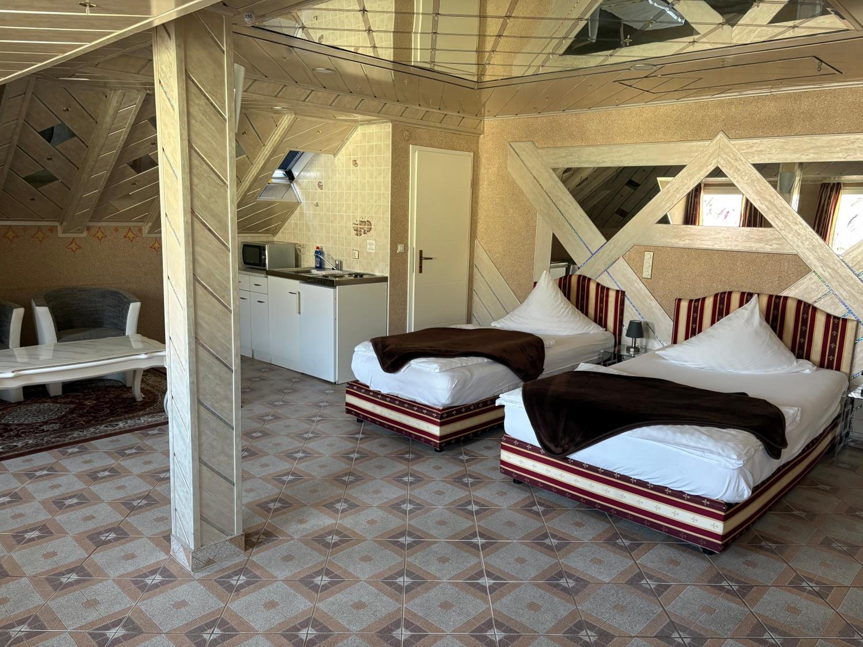 Deluxe Twin Room photo 1