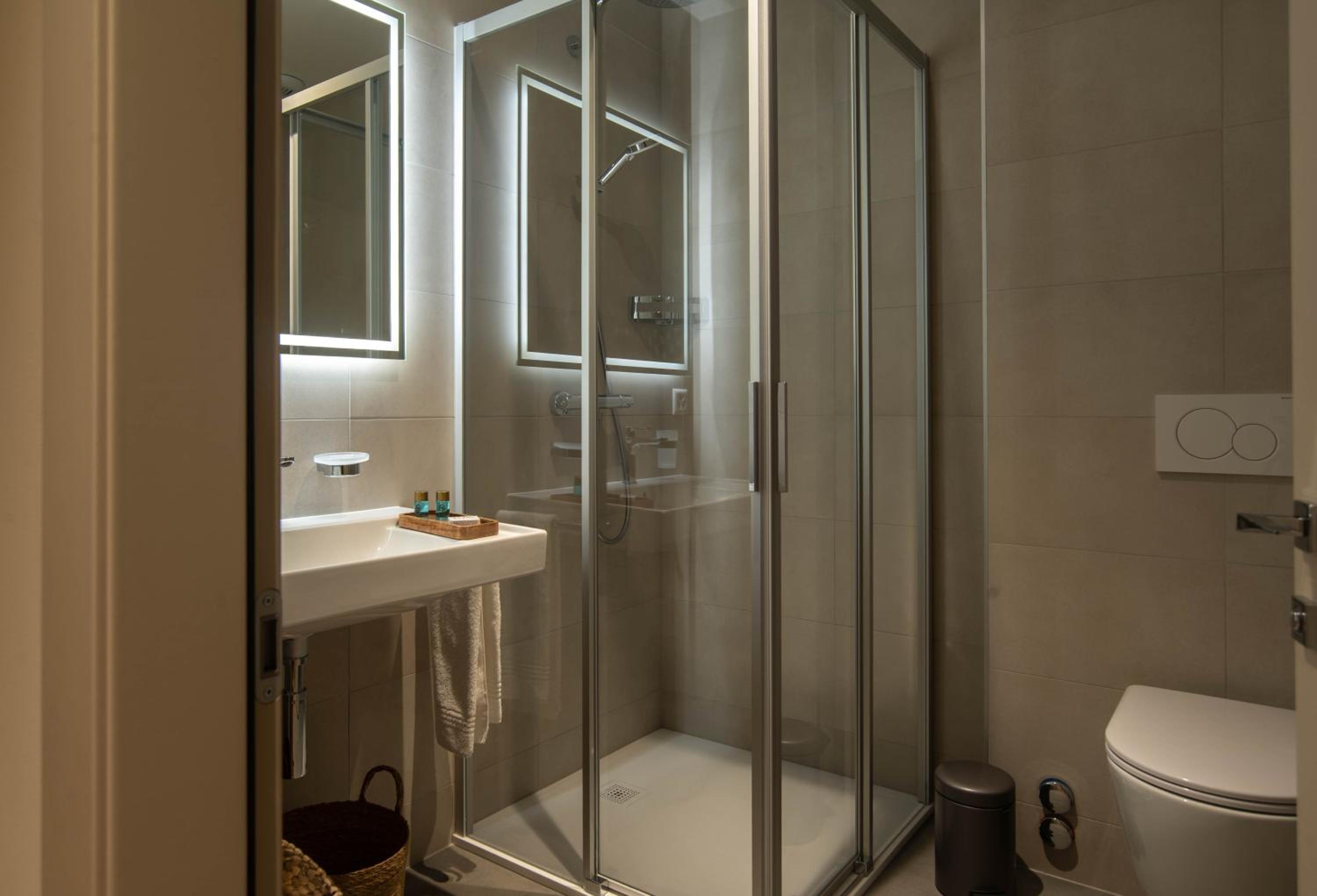Superior Triple Room photo 3