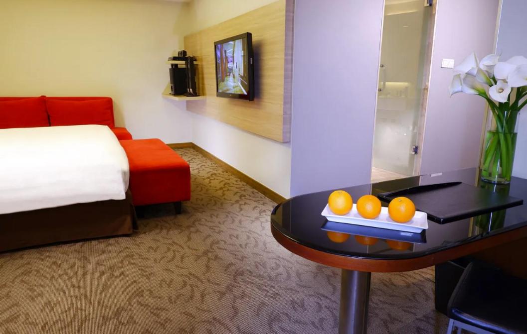 Executive Suite - Photo 4