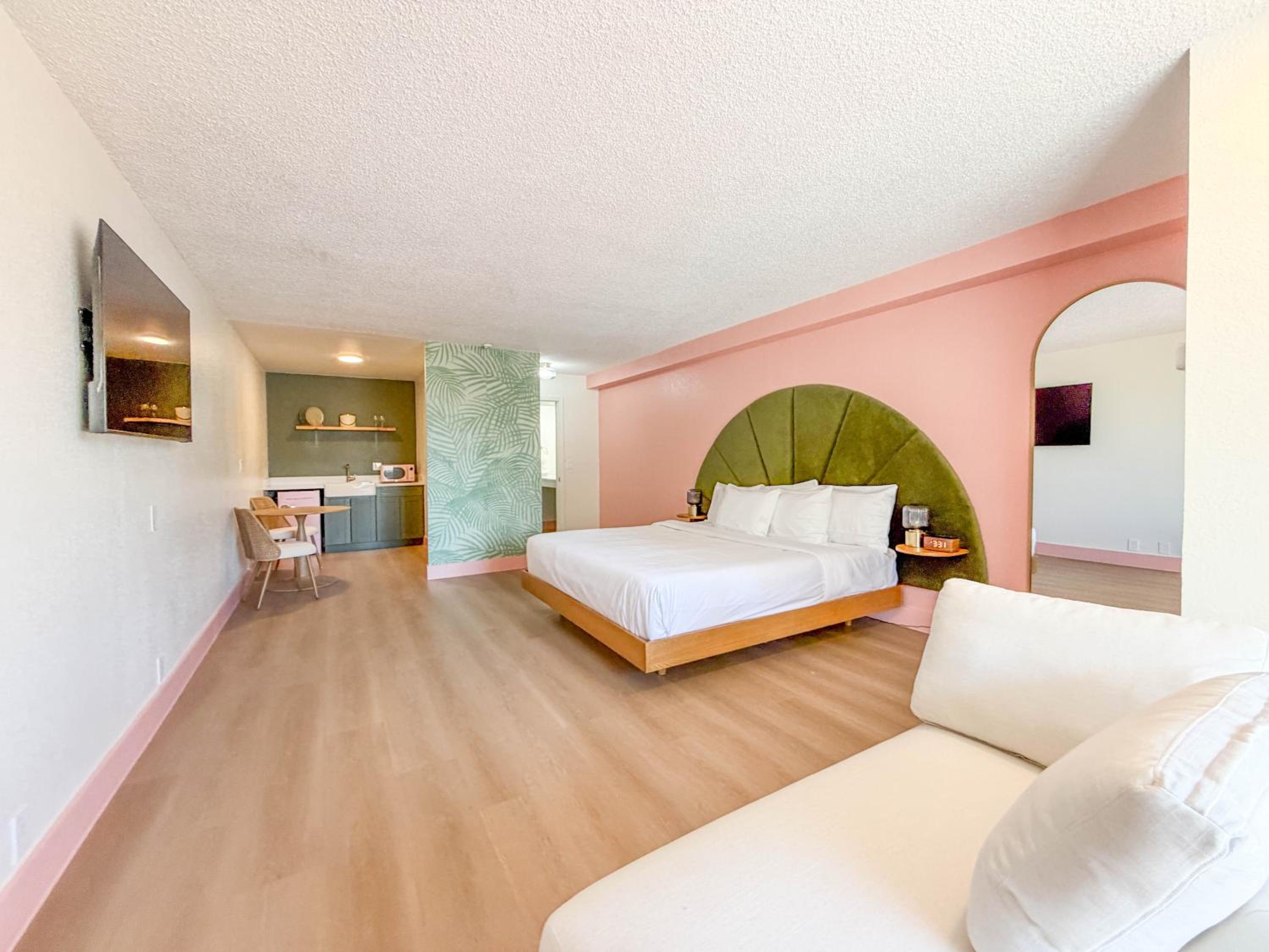 Standard King Room