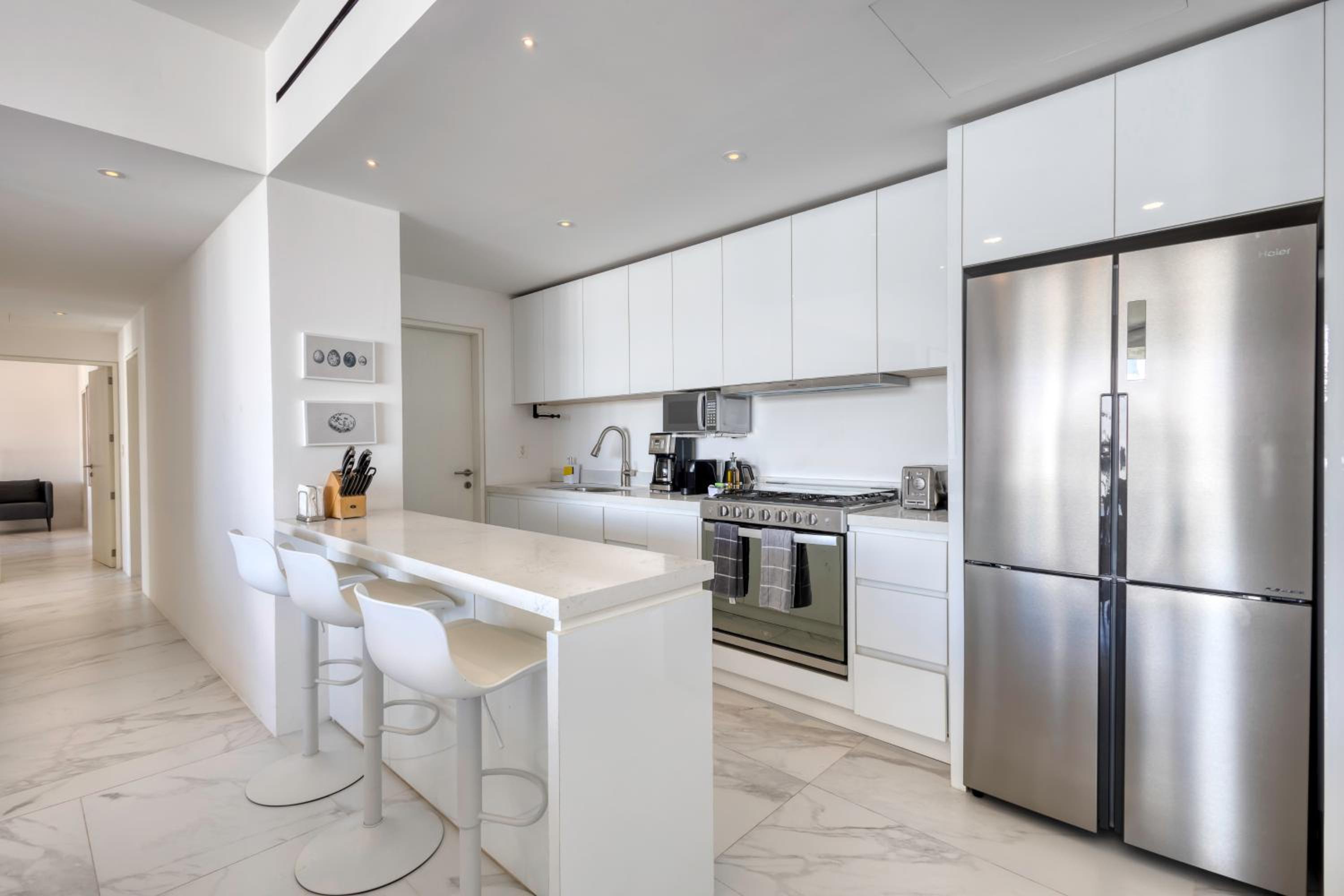 Three-Bedroom Apartment with Balcony photo 2