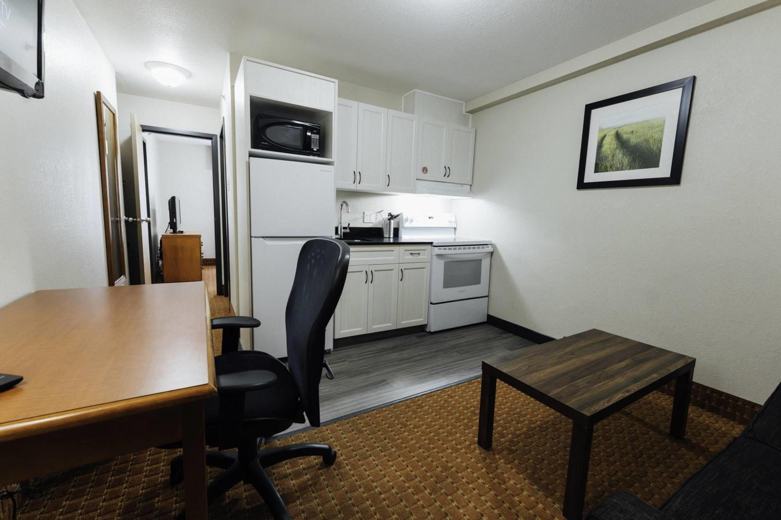 Two-Bedroom Family Suite with Kitchen and Living Room - Non-Smoking - Photo 1