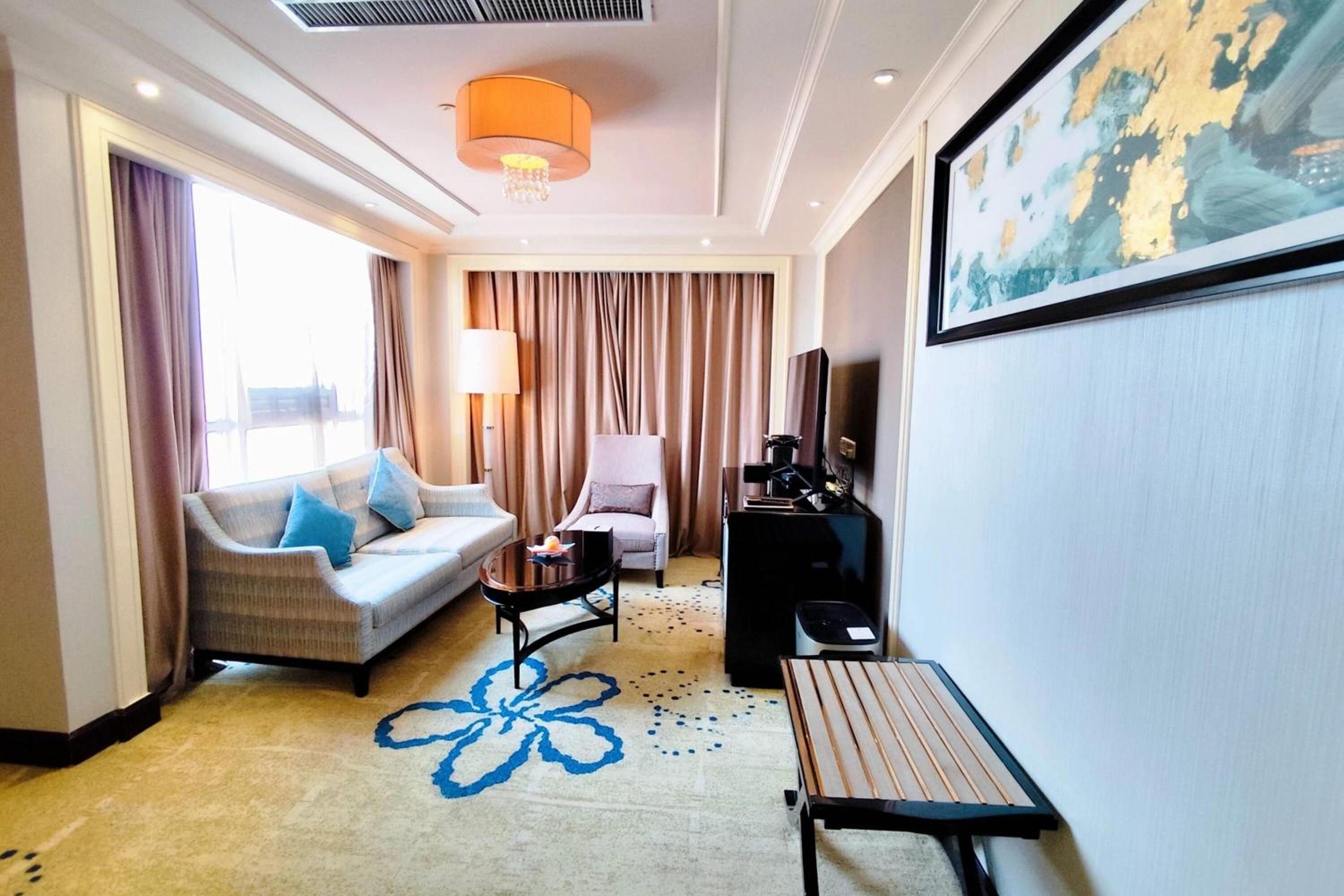Club Suite - Photo 1