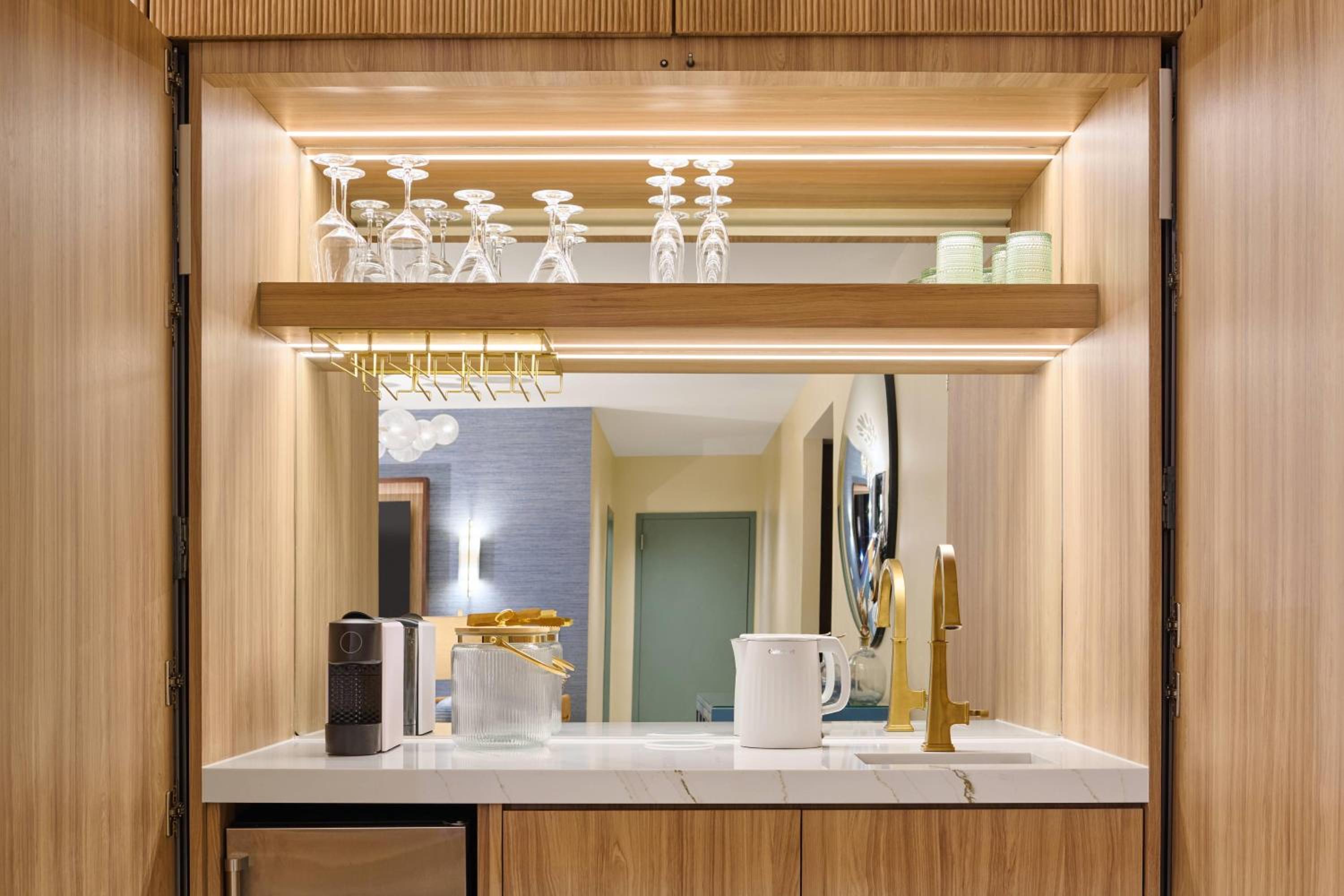 Atlantic Suite (non Smoking)
