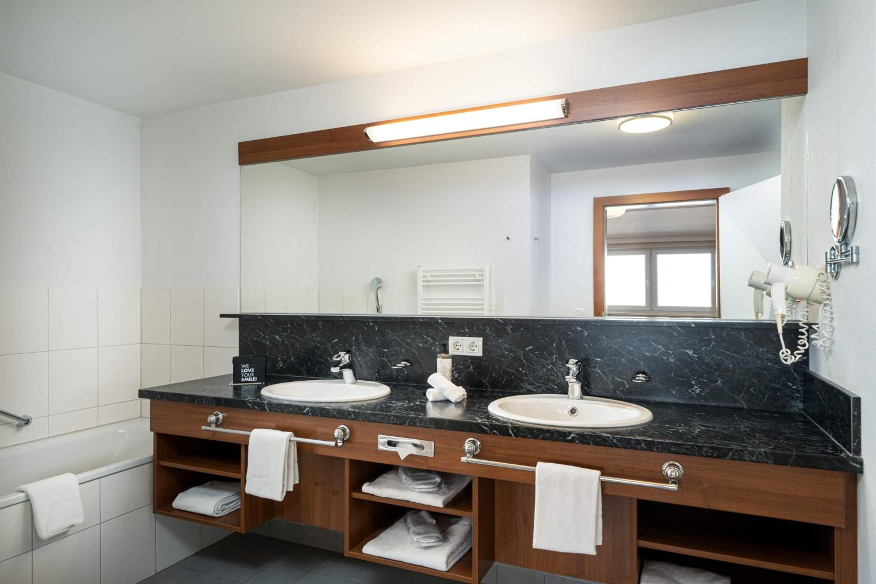 Suite with Mountain View photo 3