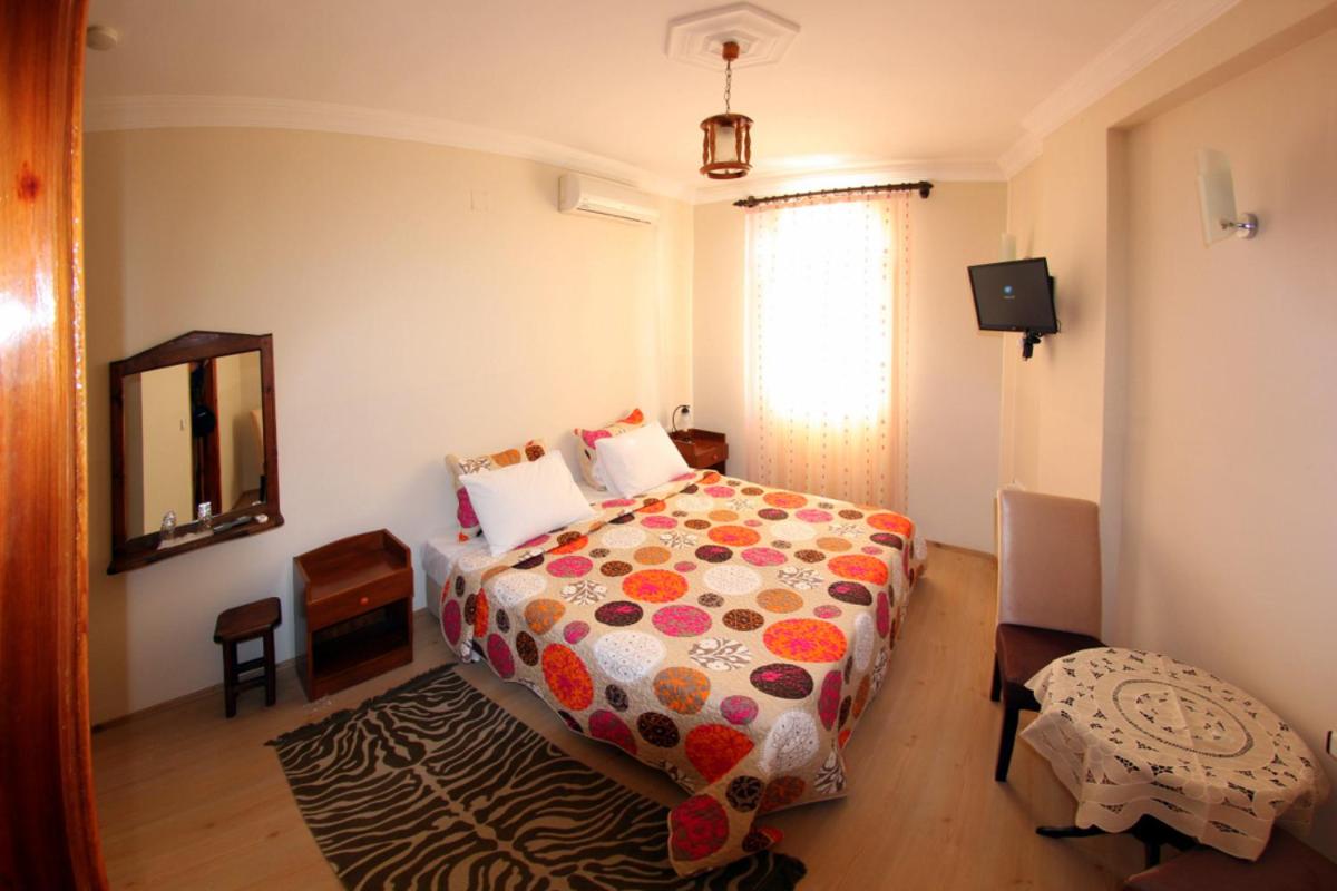 Standard Double or Twin Room - Photo 11