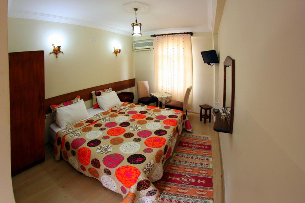 Standard Double or Twin Room - Photo 10
