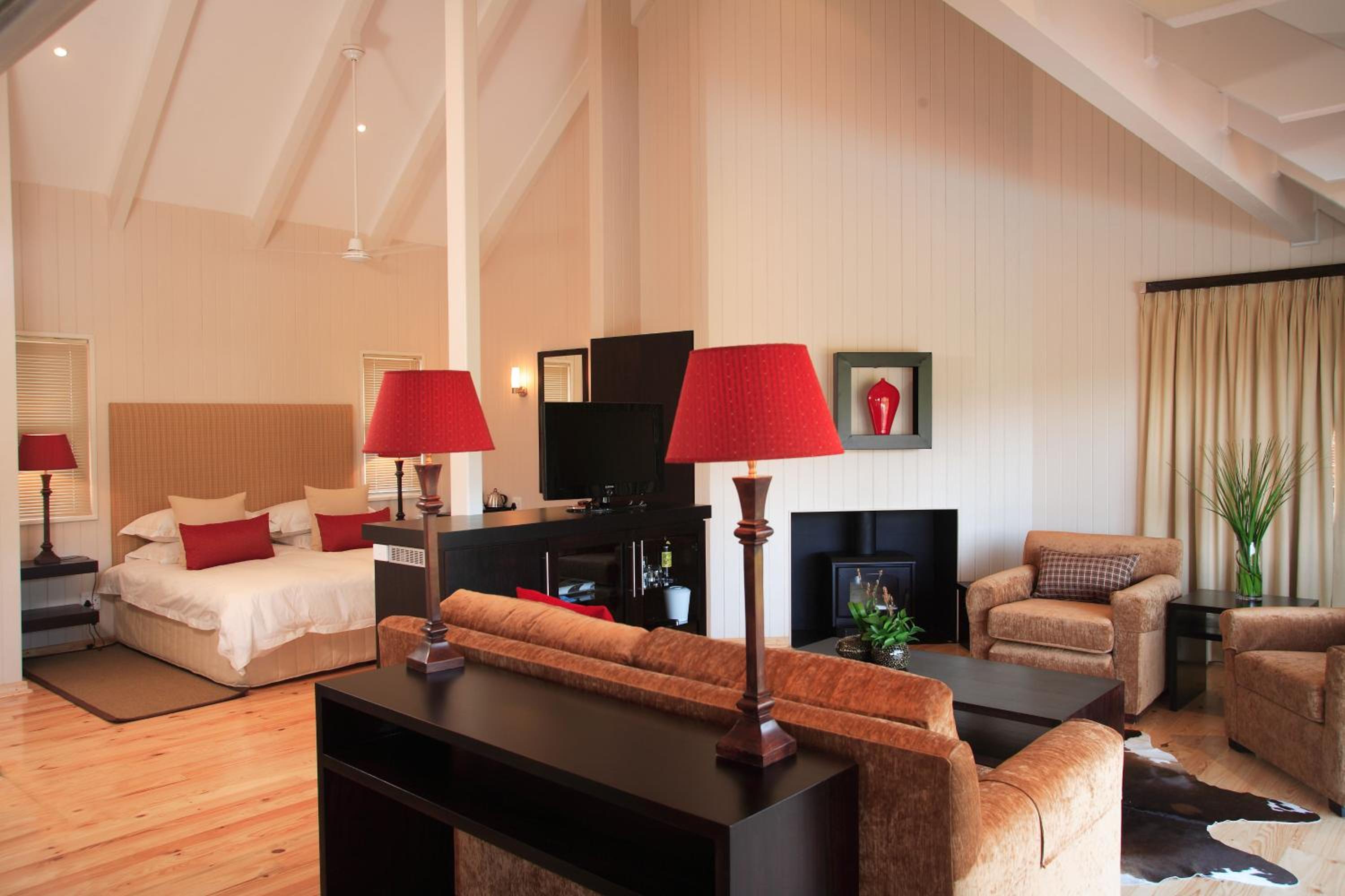 Luxury Two-Bedroom Chalet with Private Pool - Photo 1