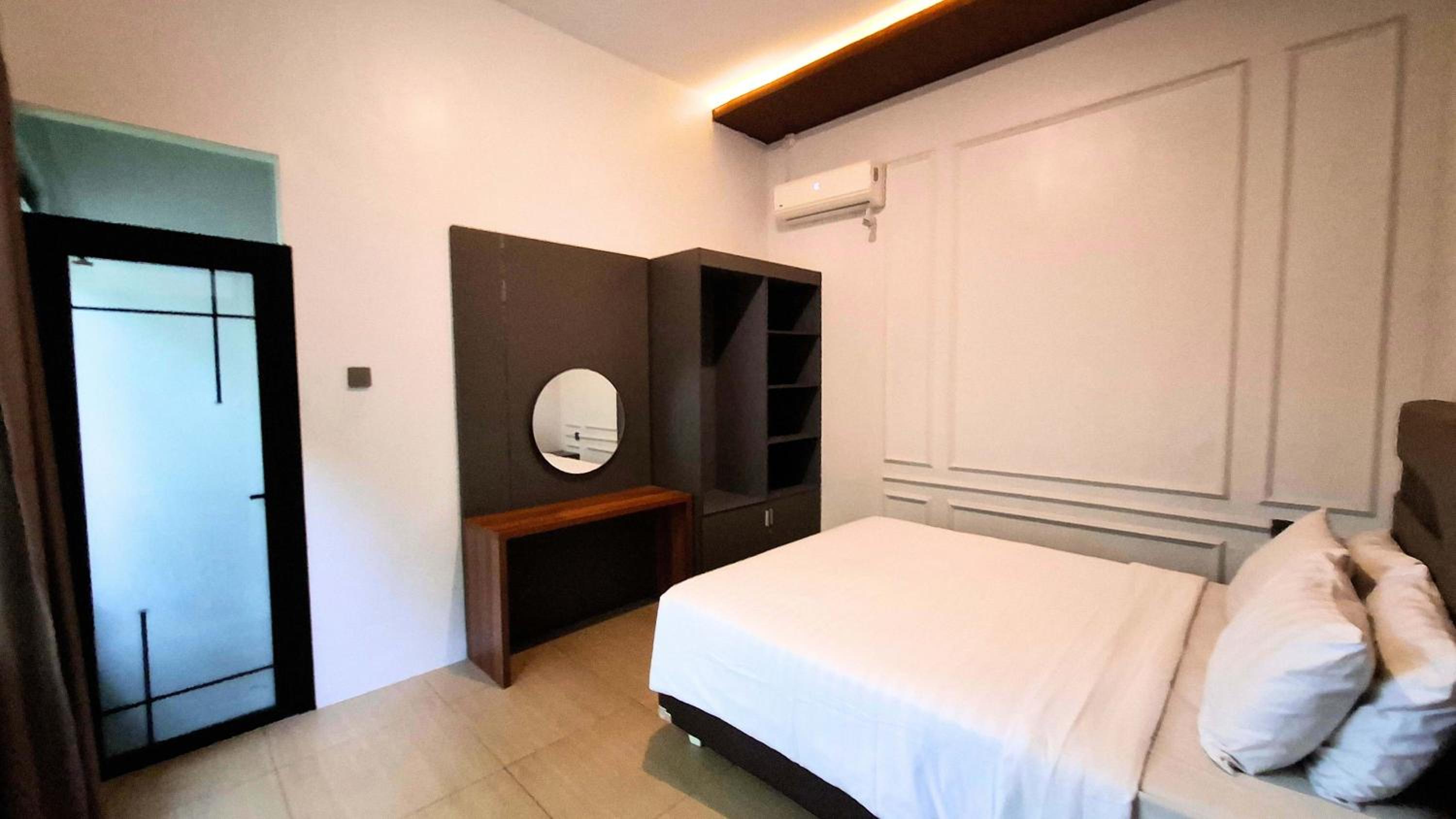 Three-Bedroom Villa photo 3