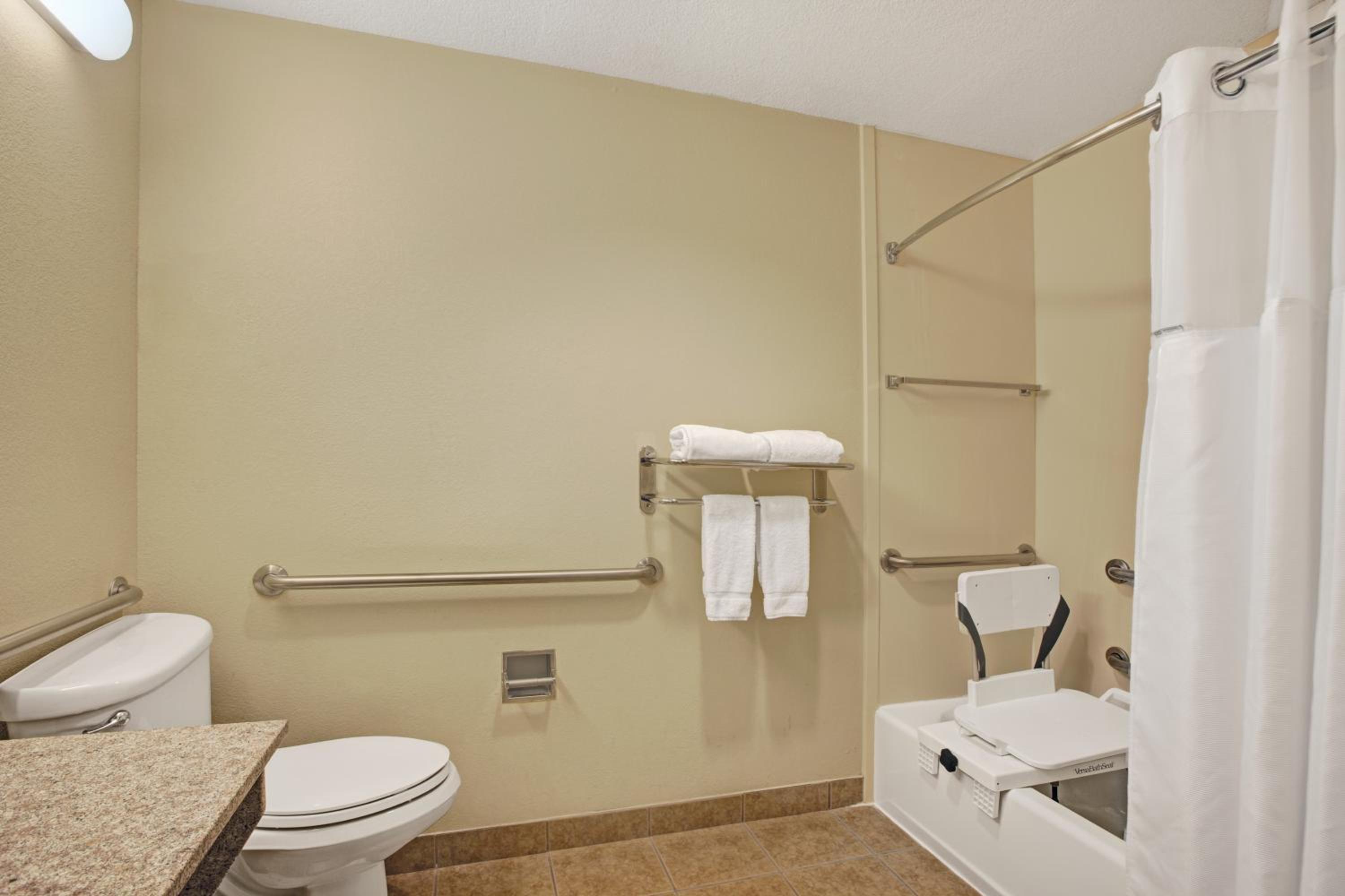 Queen Room with Two Queen Beds and Bath Tub - Mobility/Hearing Accessible - Photo 3