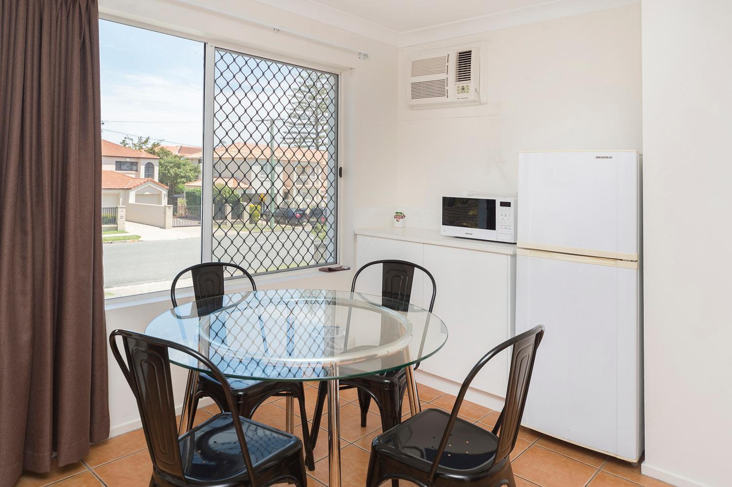 Family One-Bedroom Apartment - Photo 3