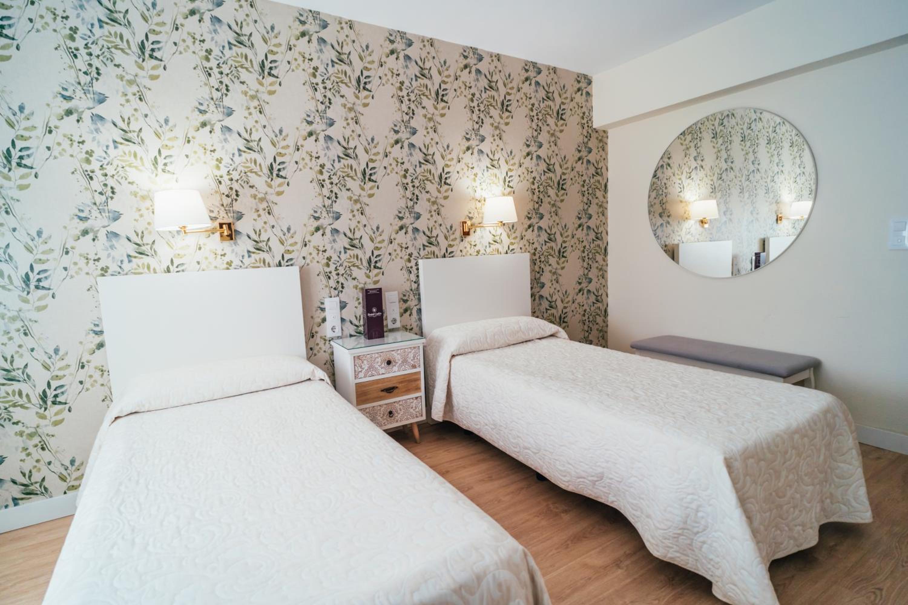 Superior Twin Room - Photo 3
