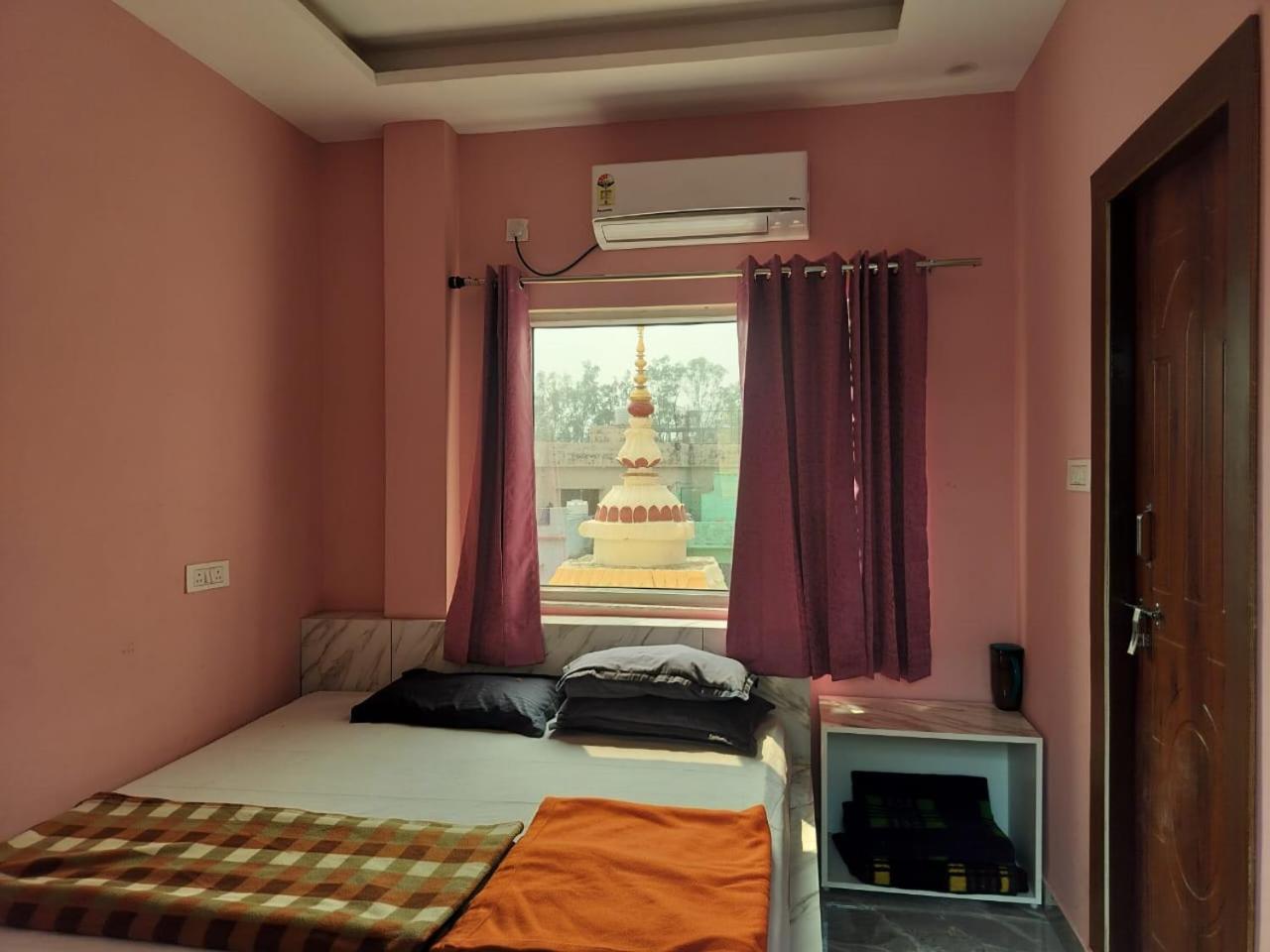 Double or Twin Room with Mountain View photo 3