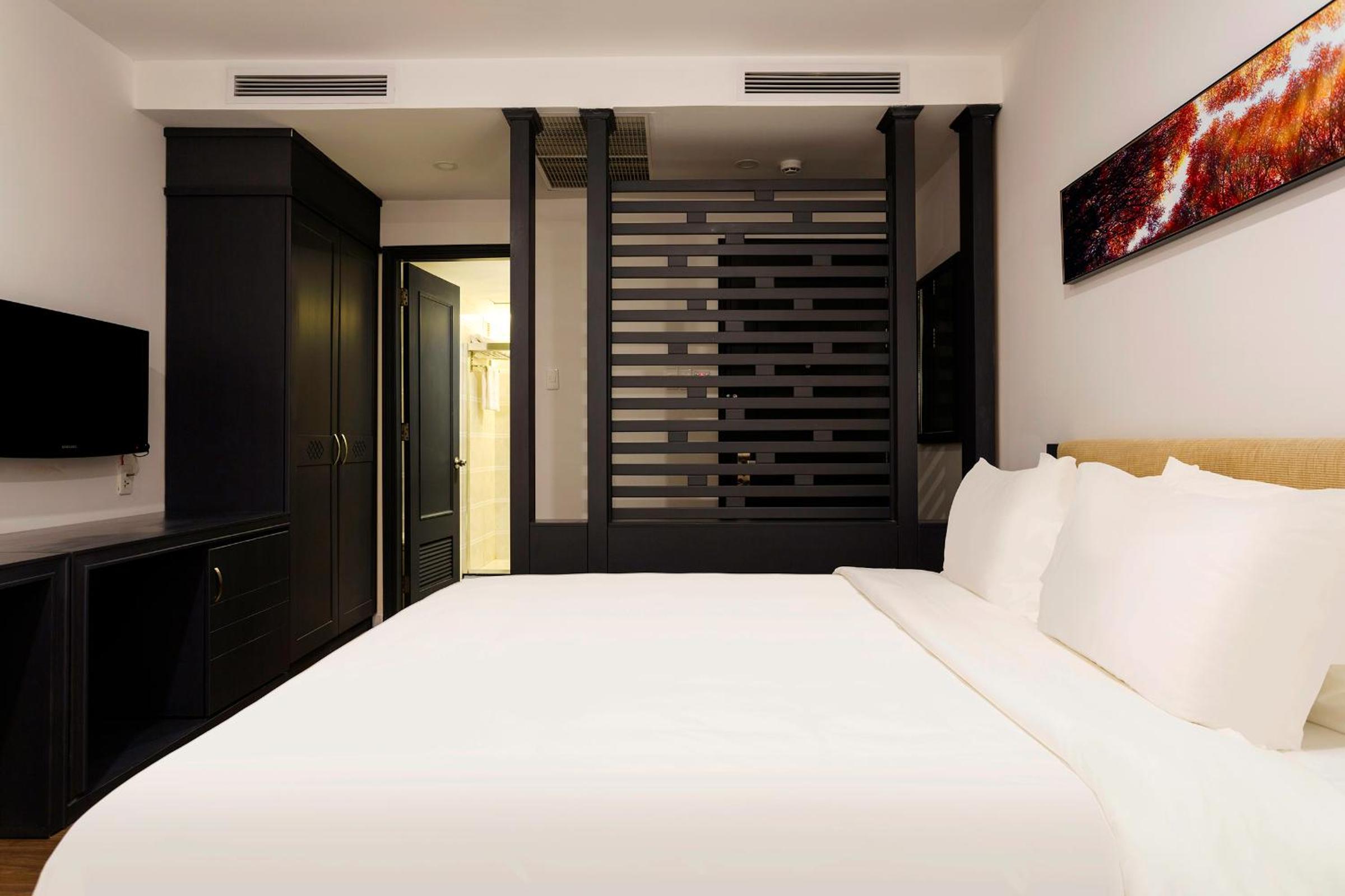Superior Double Room (No Window) photo 2