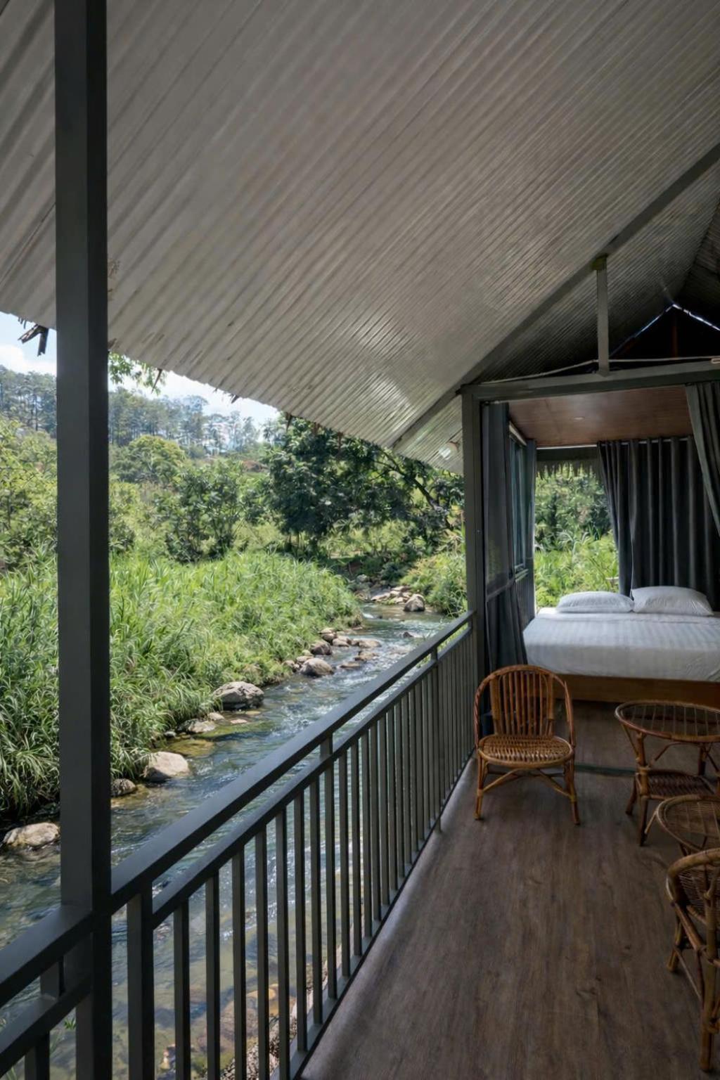 Twin Room with Lake View