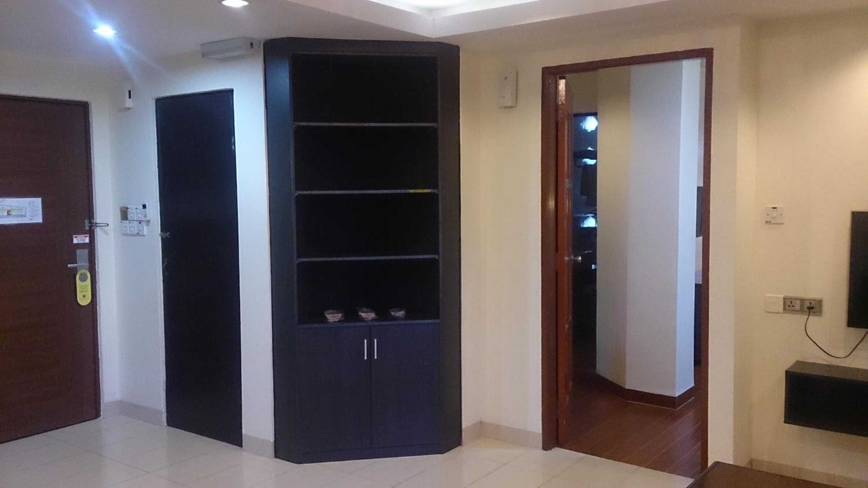 One-Bedroom Soho Apartment - Photo 1