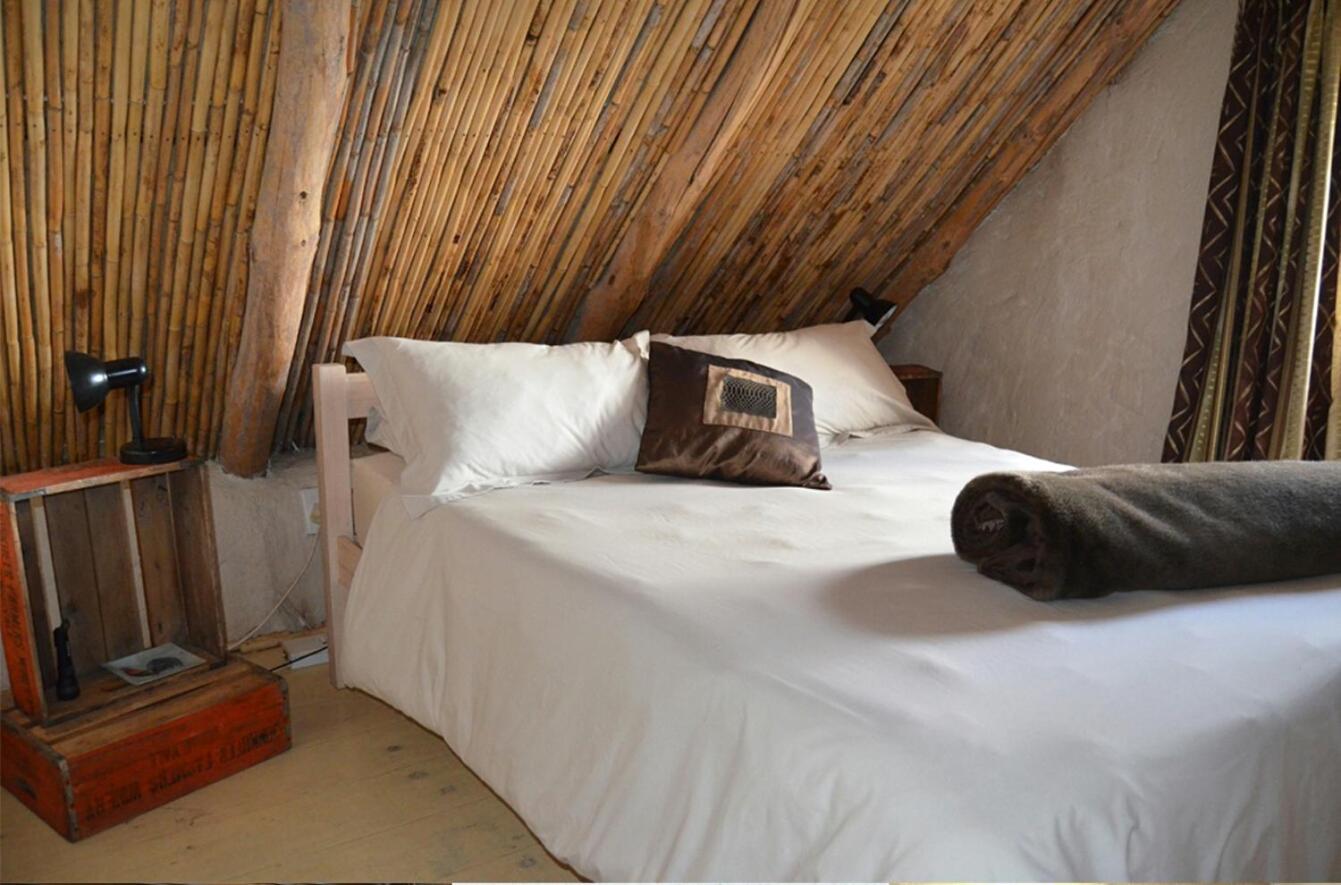 Two-Bedroom House - Photo 10
