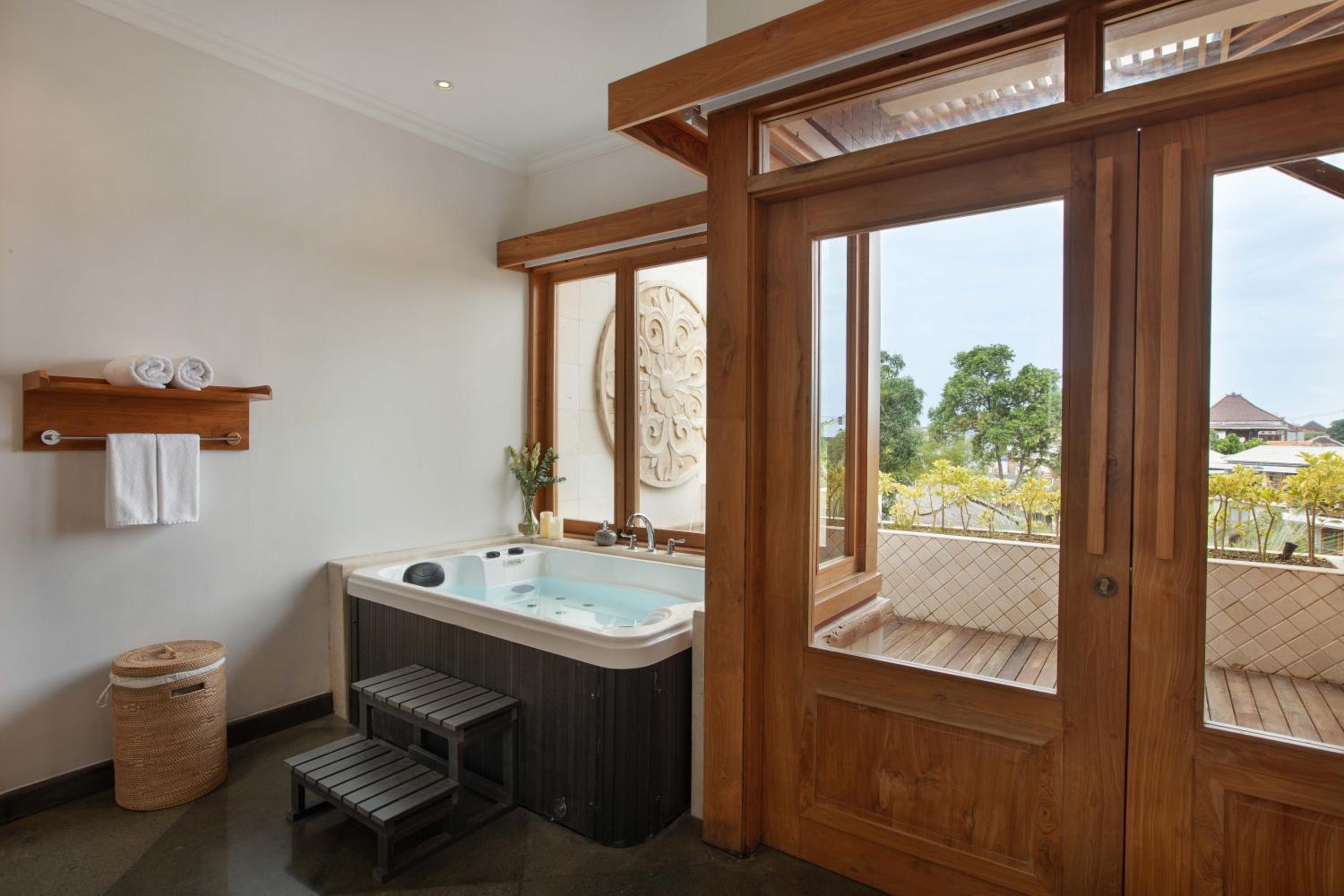 Junior Suite with Balcony - Photo 1