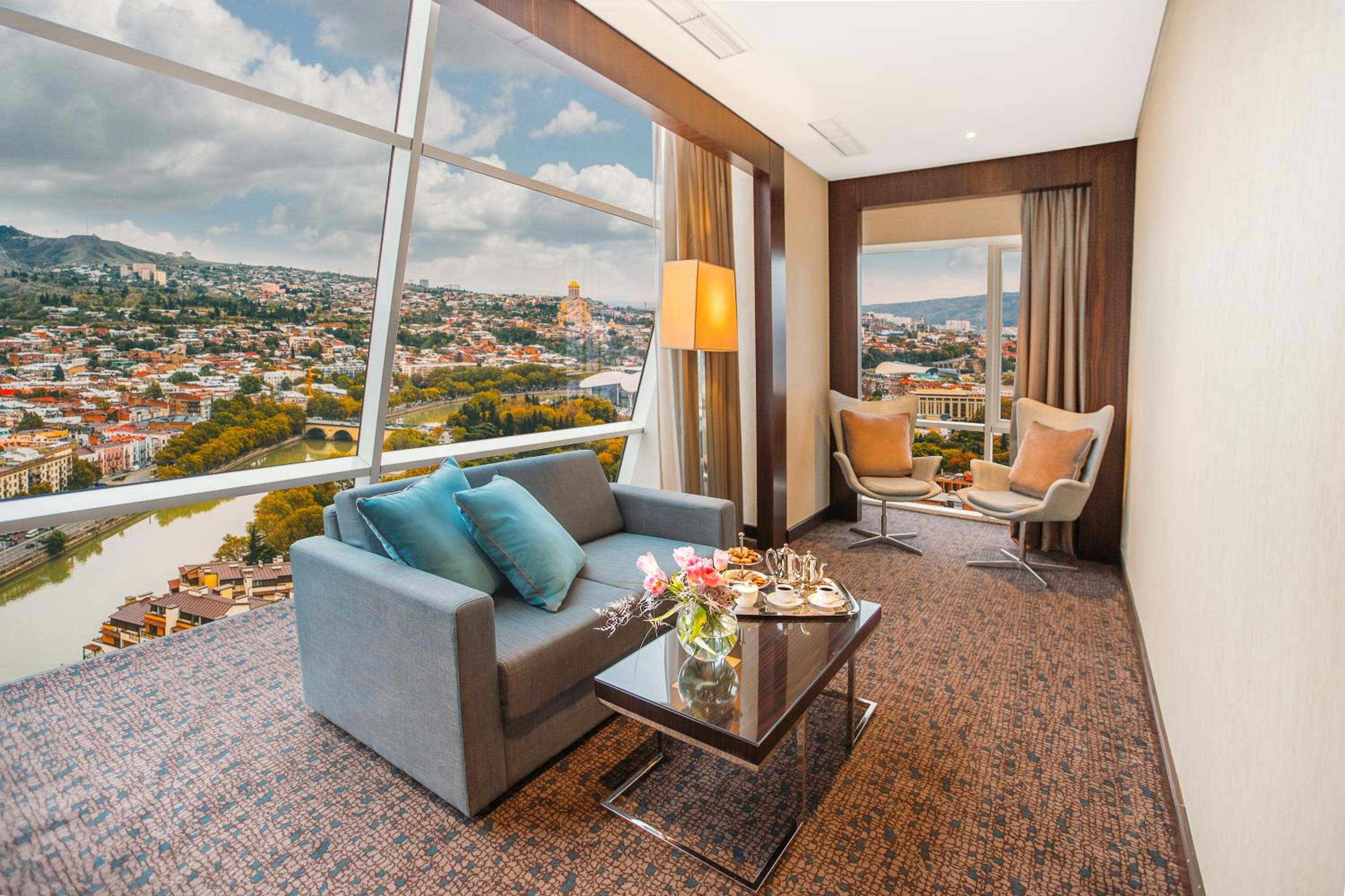 Grand Deluxe Suite photo 1